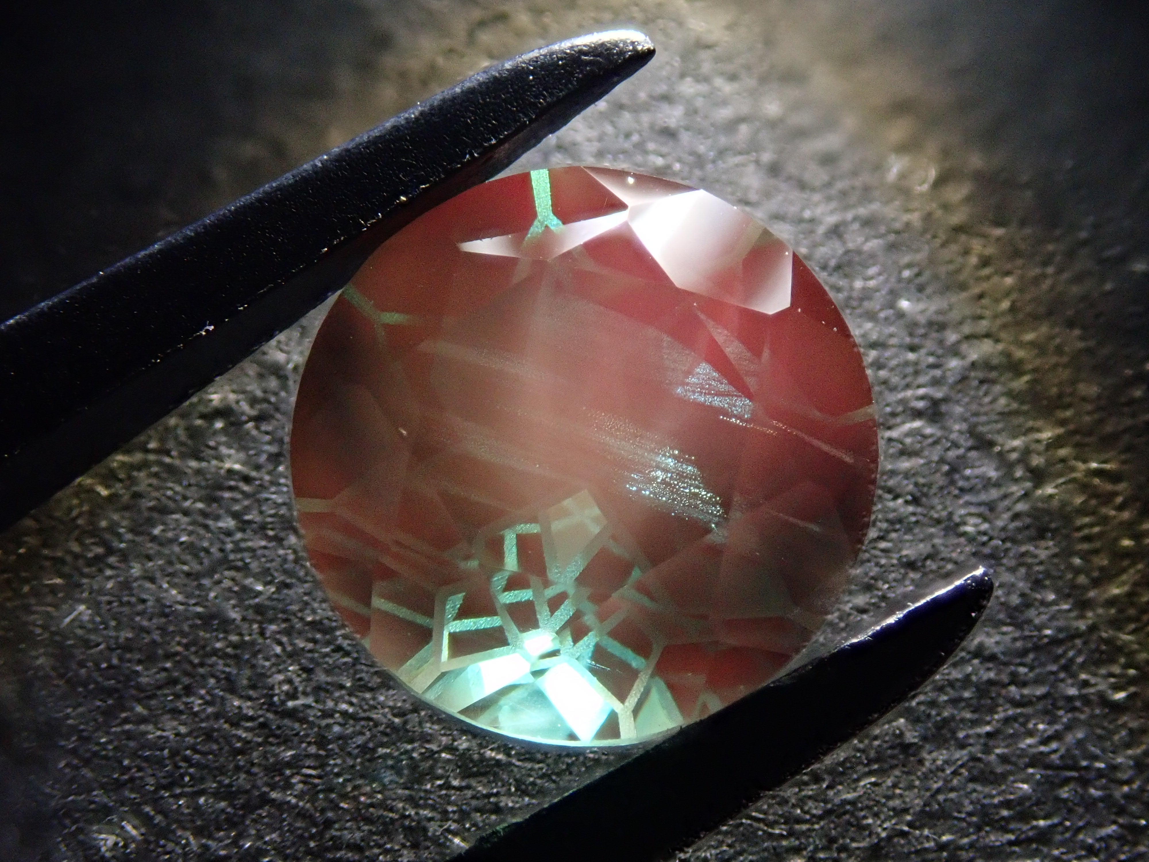 【1/19 22時販売】【ダンデライオンカット】チベット産カラーチェンジアンデシン 8.0mm/1.883ctルース