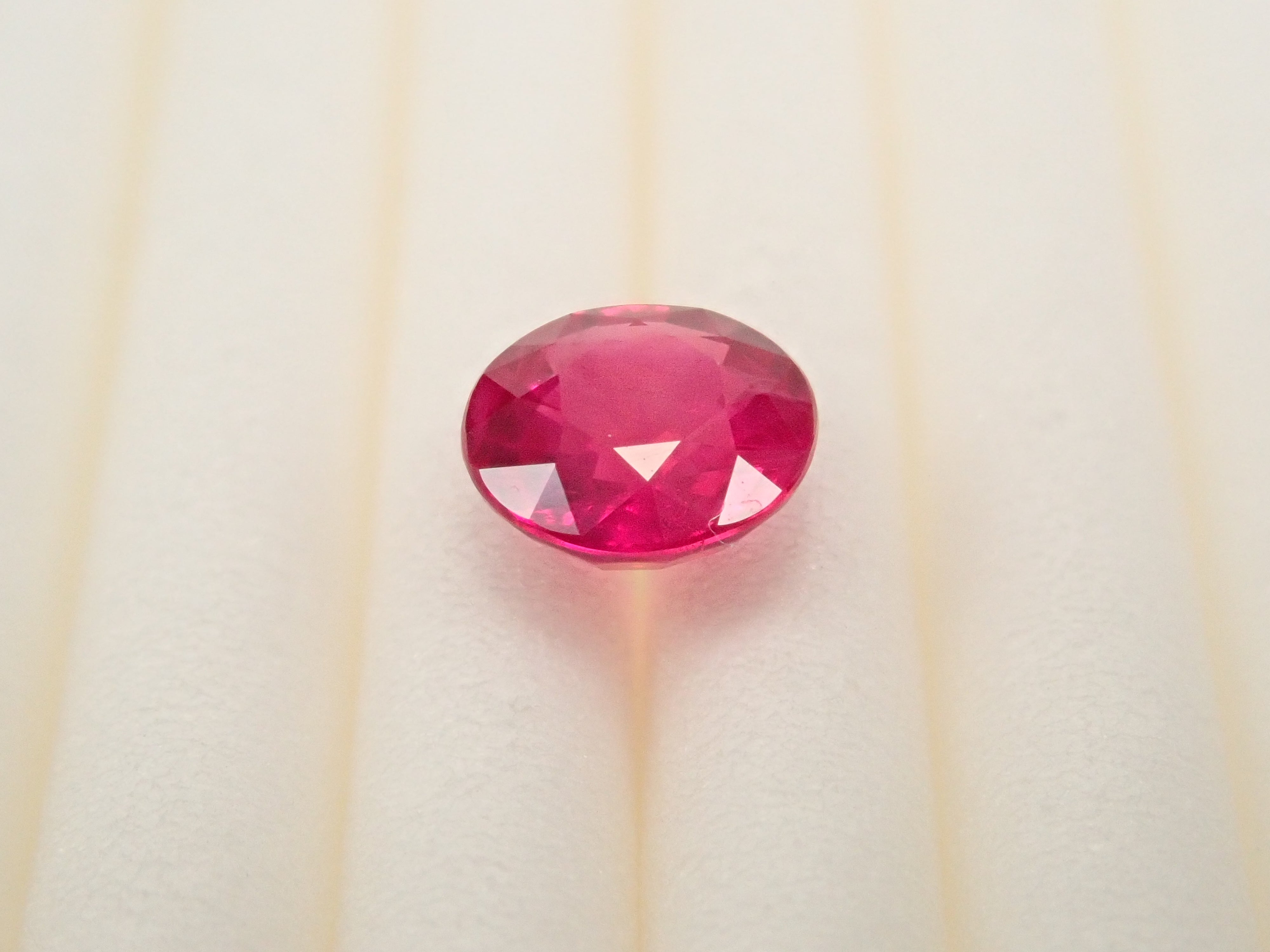 【12/31 22時販売】ピジョンブラッドルビー 5.0mm/0.580ctルース AIGS