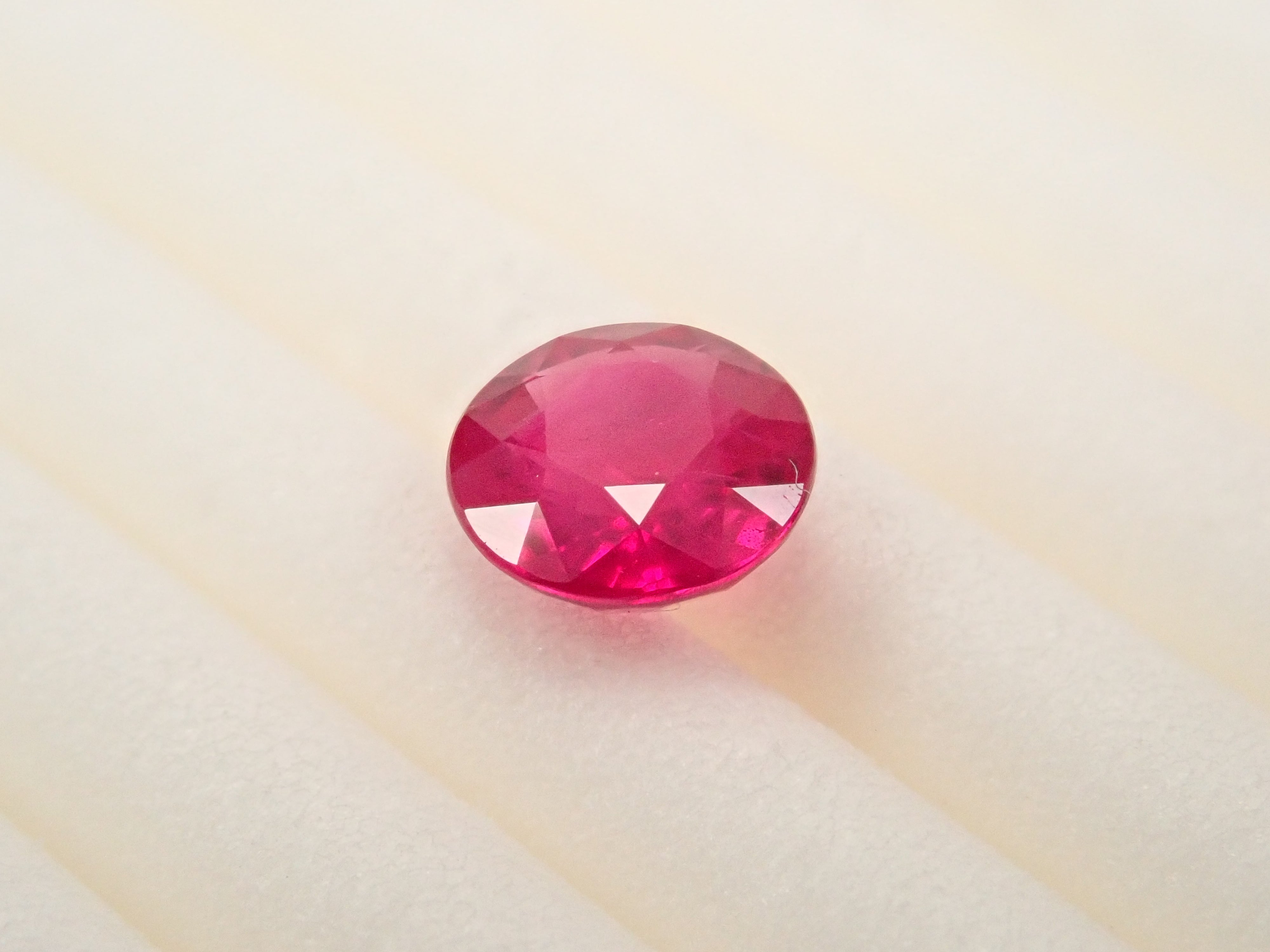 【12/31 22時販売】ピジョンブラッドルビー 5.0mm/0.580ctルース AIGS