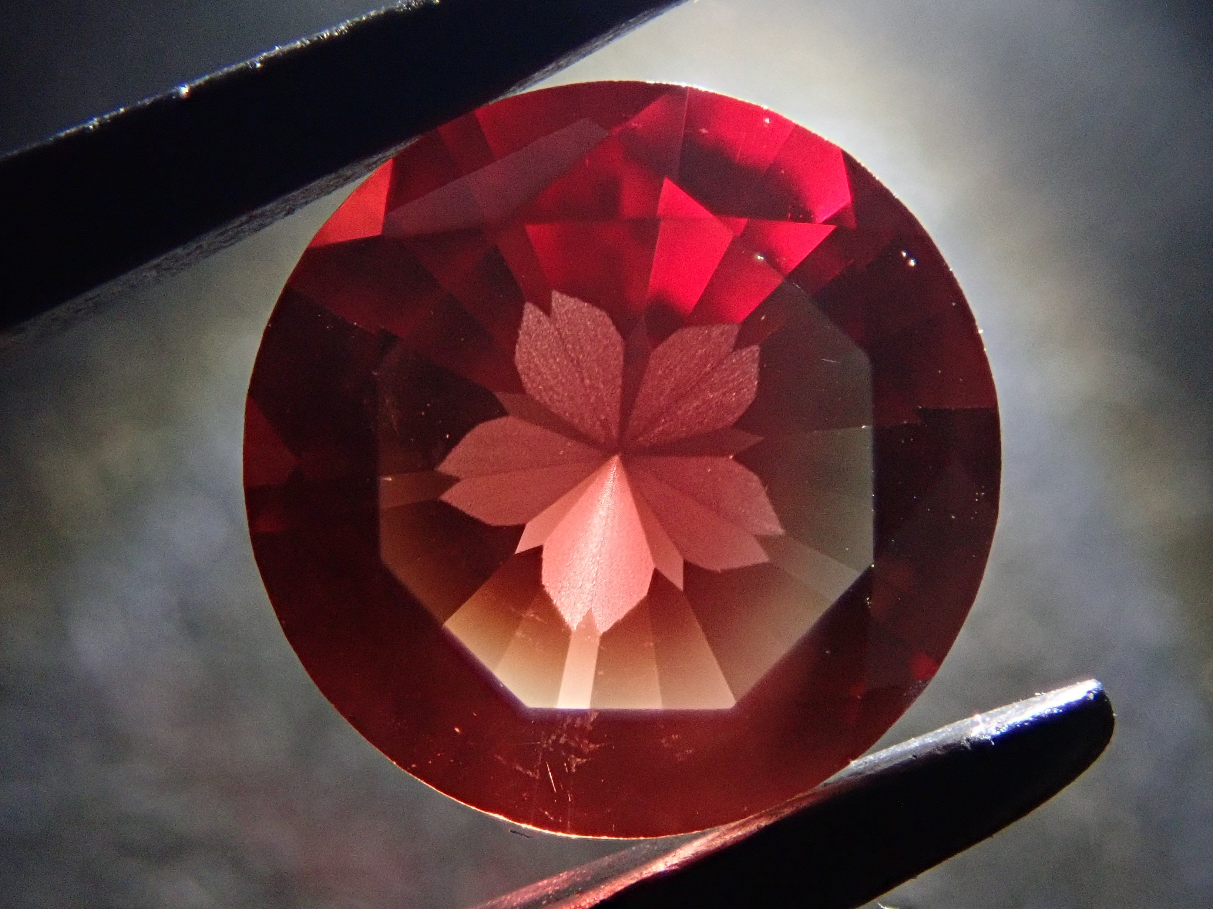 さくらインカット】チベット産アンデシン 8.0mm/1.366ctルース