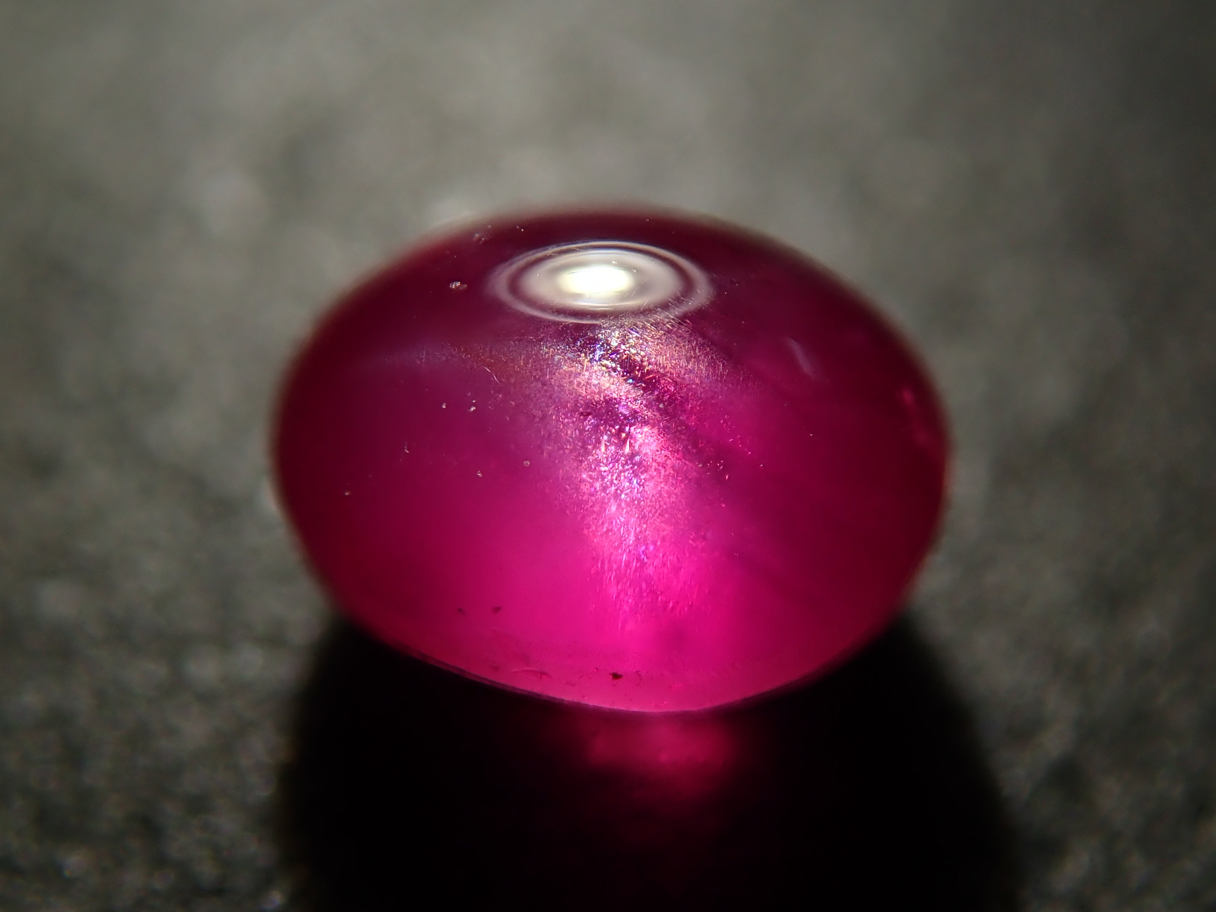 【1/4 22時販売】ミャンマー産非加熱スタールビー 0.617ctルース