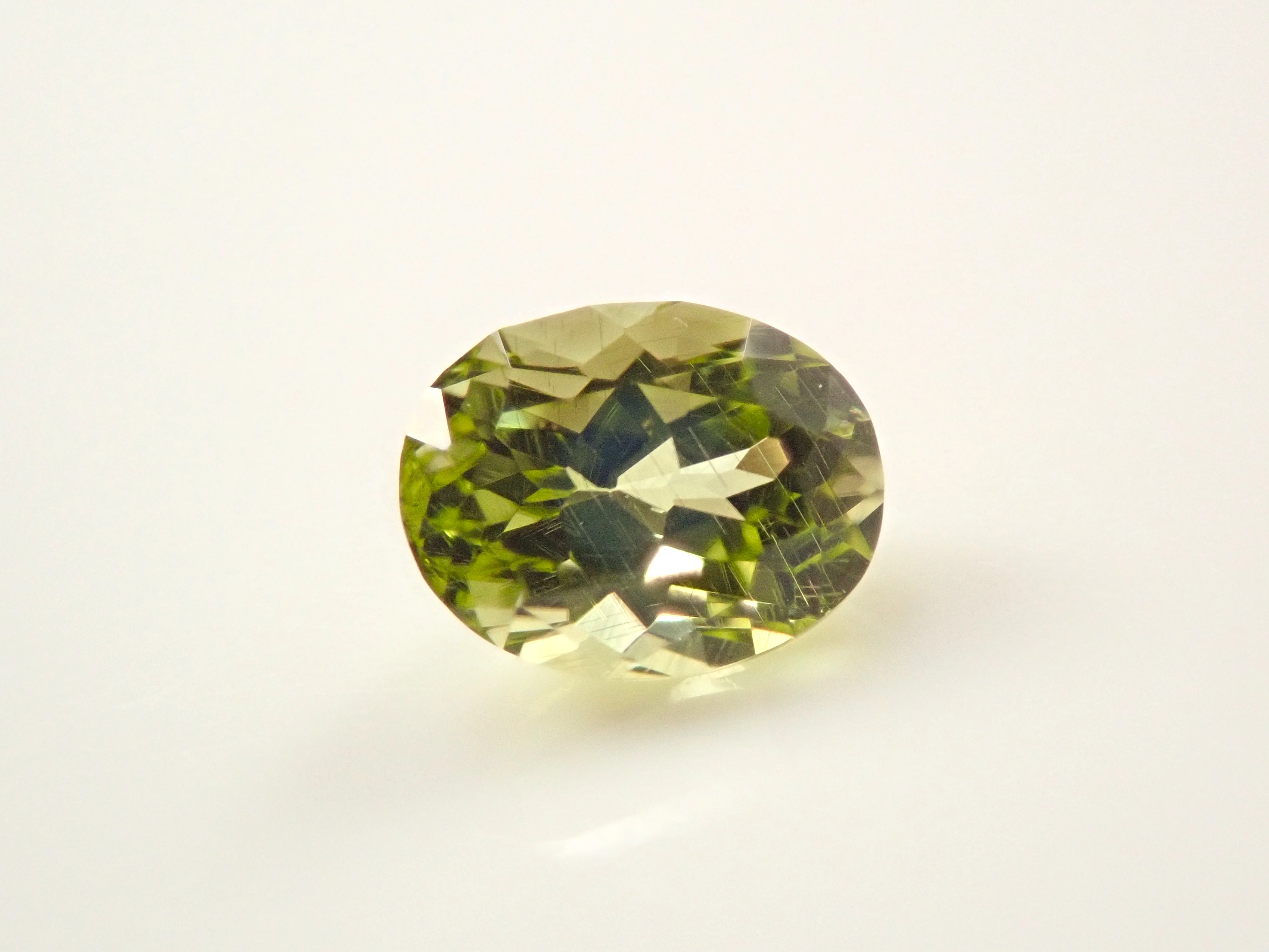 【1/5 22時販売】パラサイティックペリドット 0.241ctルース 日独鑑