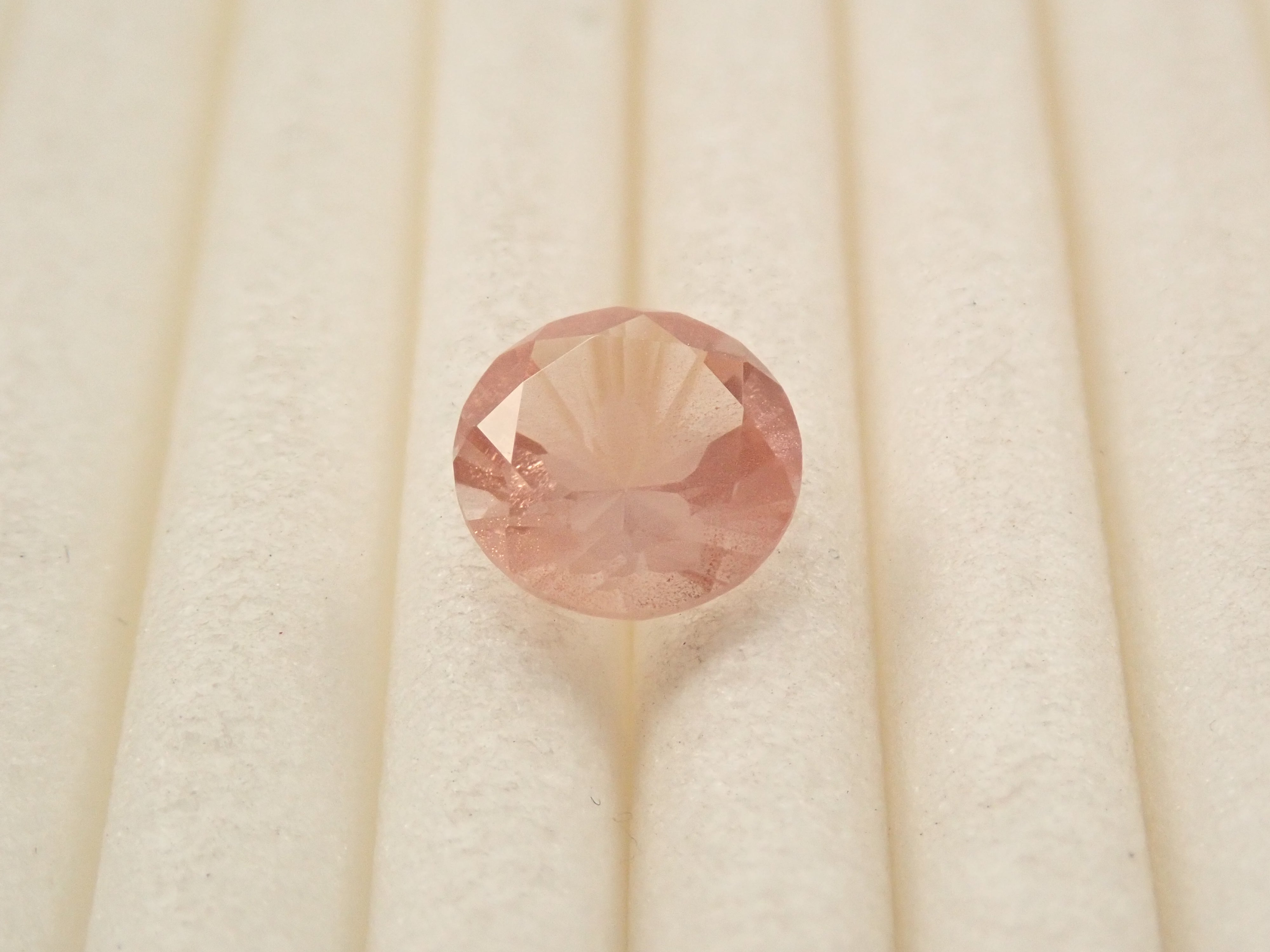 【櫻花切面】美國俄勒岡州太陽石，6.0毫米/0.685克拉裸石