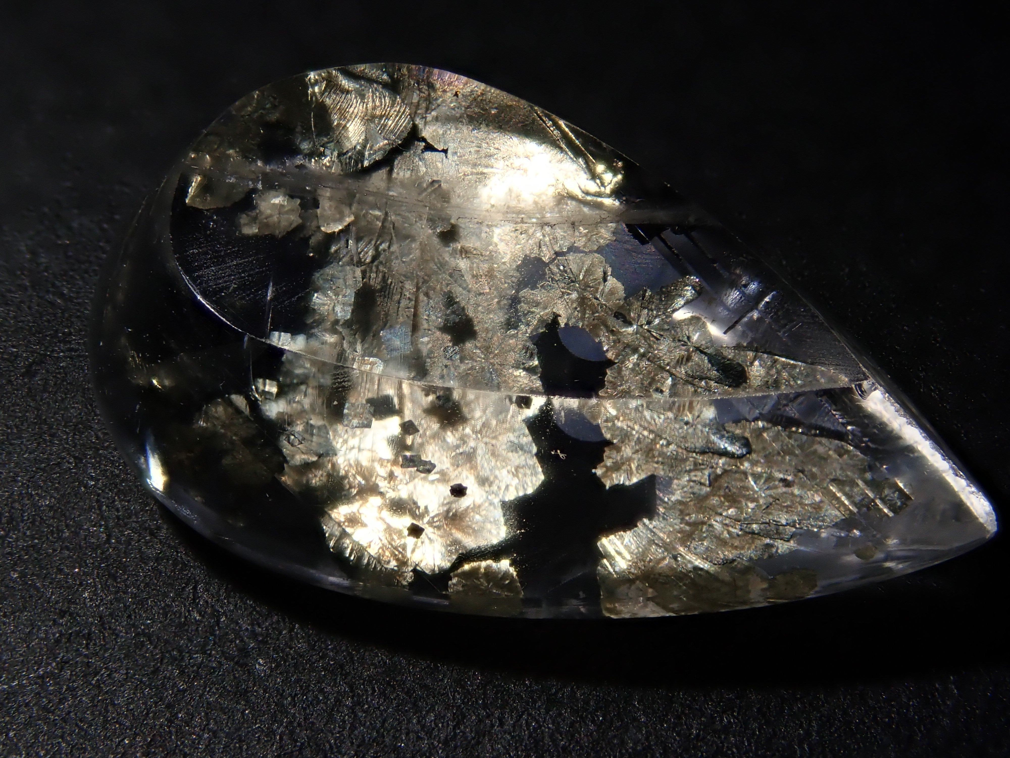 【12/31 22時販売】ブラジル産パイライトインクォーツ 6.992ctルース