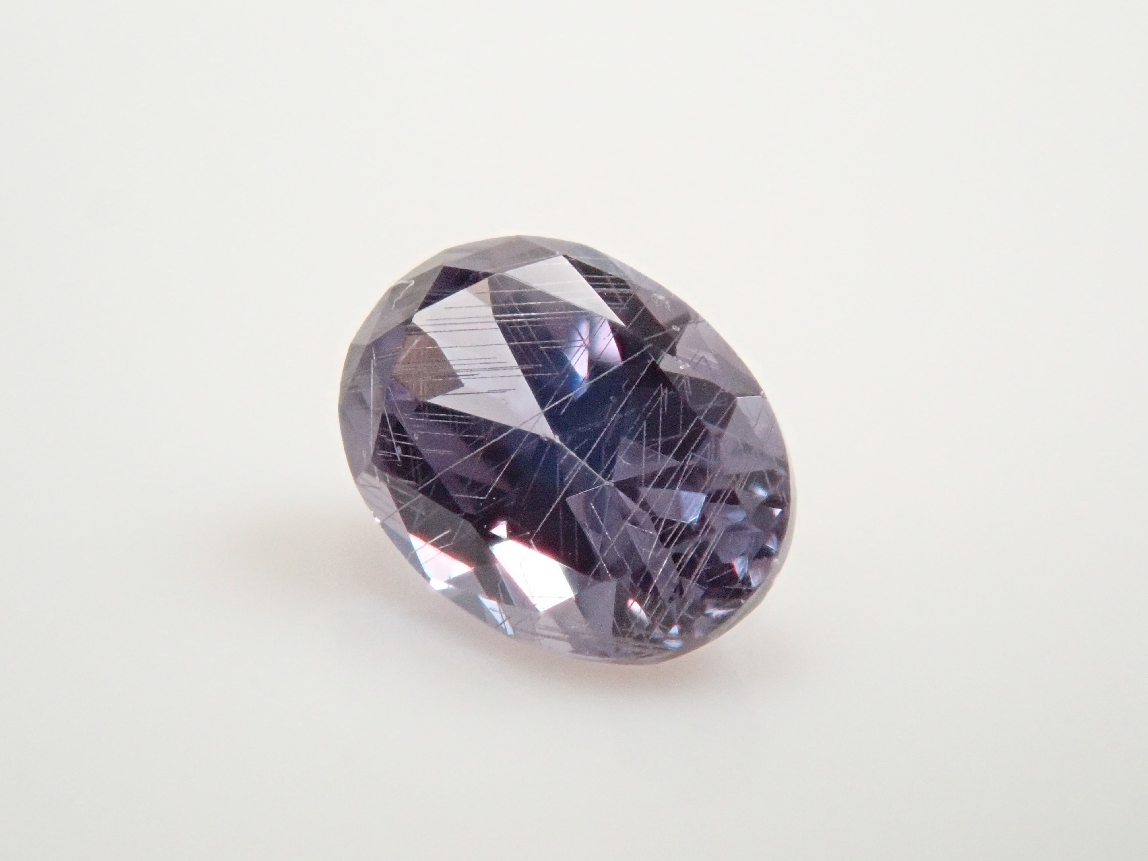 【1/1 22時販売】マダガスカル産ベキリーブルーガーネット（カラーチェンジガーネット） 0.221ctルース