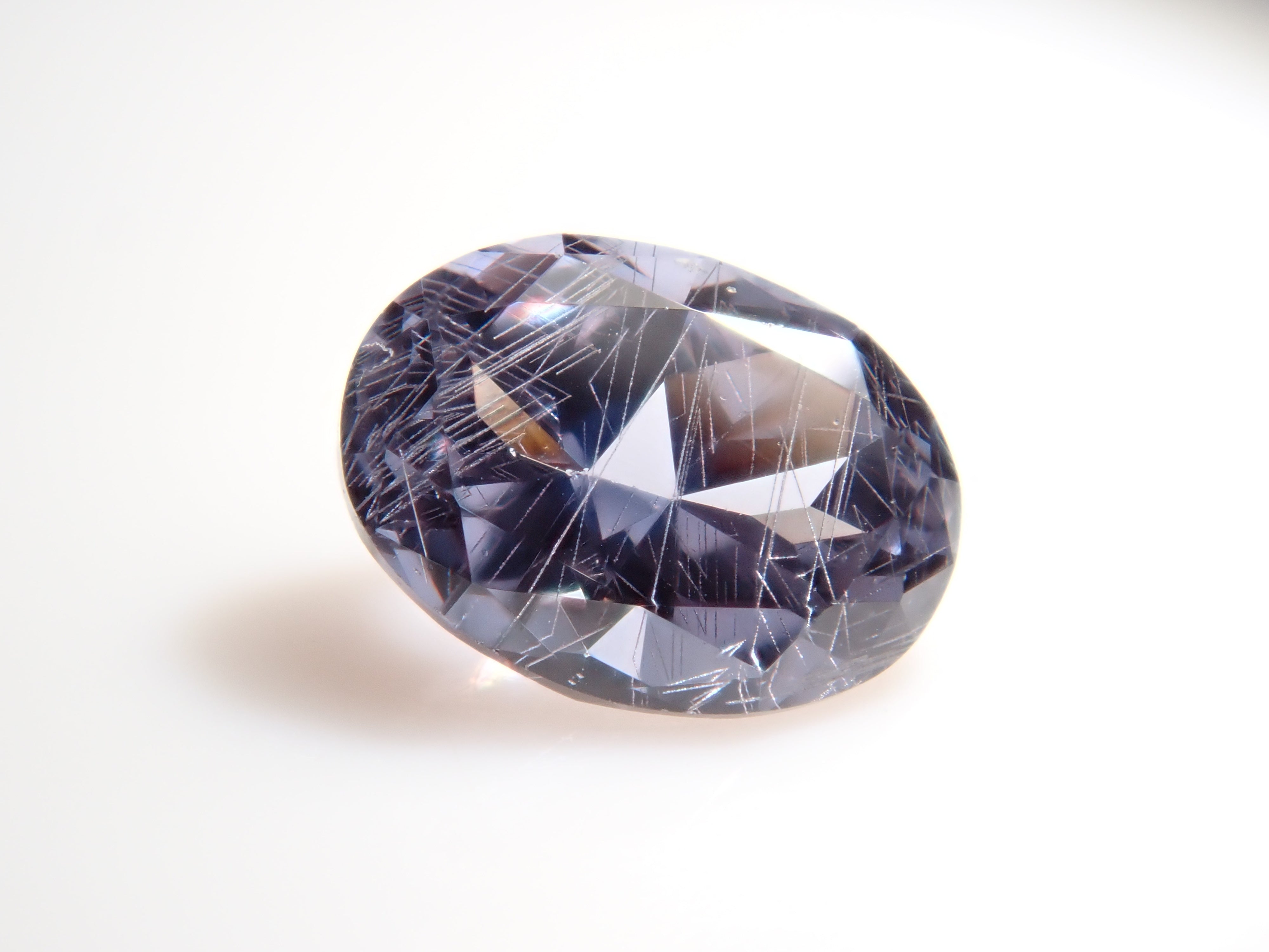 12561759掲載】マダガスカル産ベキリーブルーガーネット（カラー