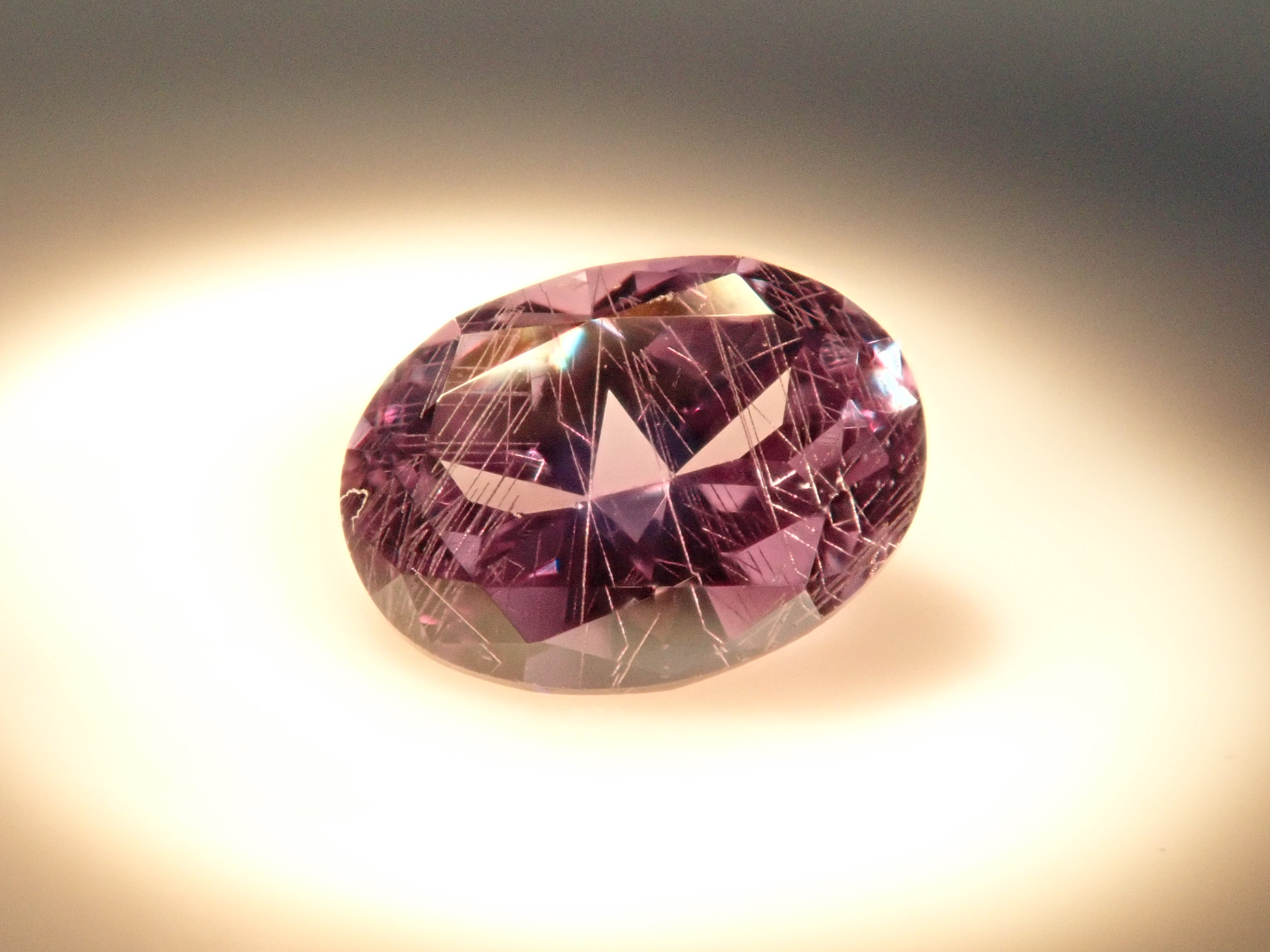 【1/1 22時販売】マダガスカル産ベキリーブルーガーネット（カラーチェンジガーネット） 0.221ctルース