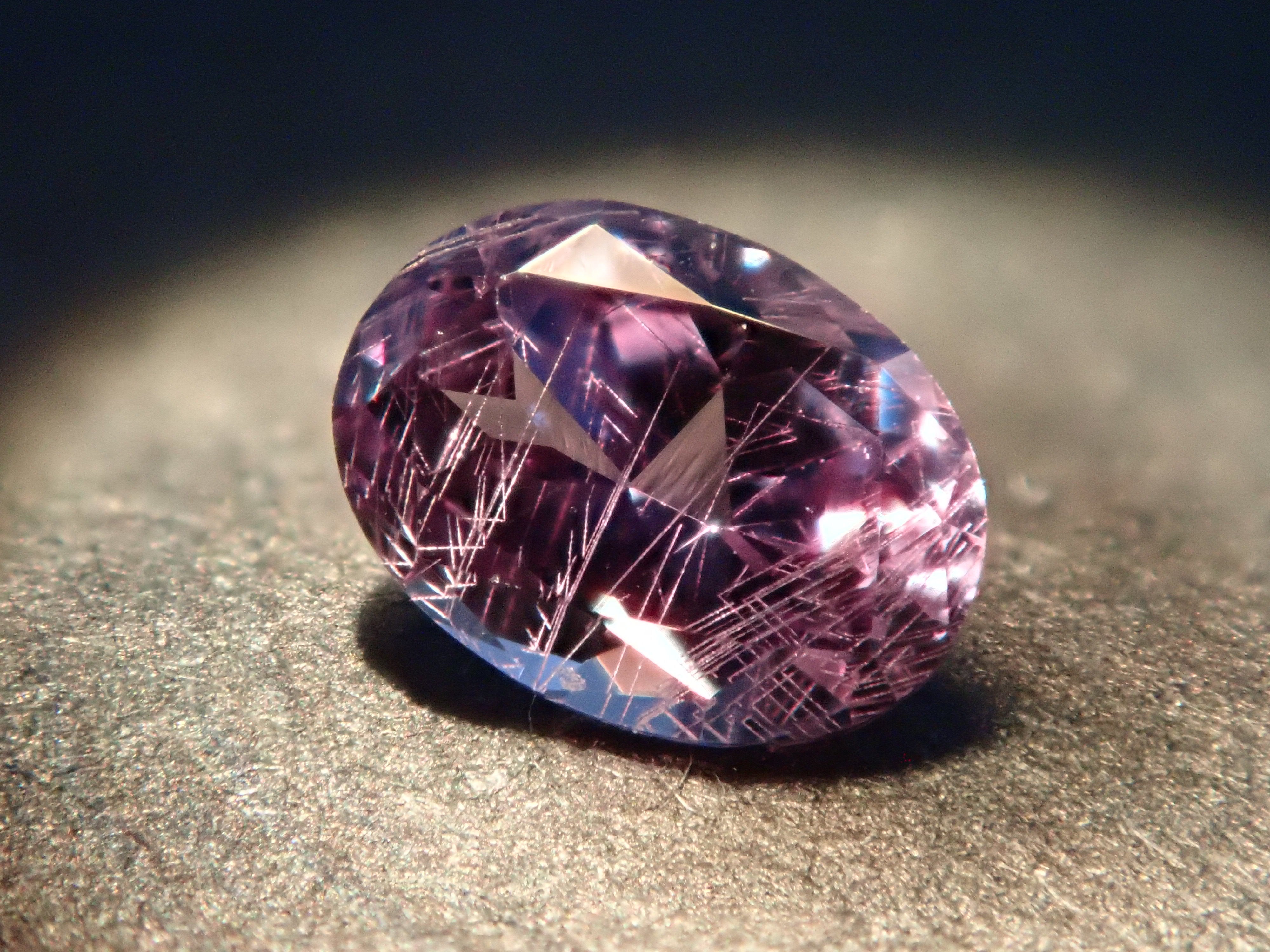 【1/1 22時販売】マダガスカル産ベキリーブルーガーネット（カラーチェンジガーネット） 0.221ctルース