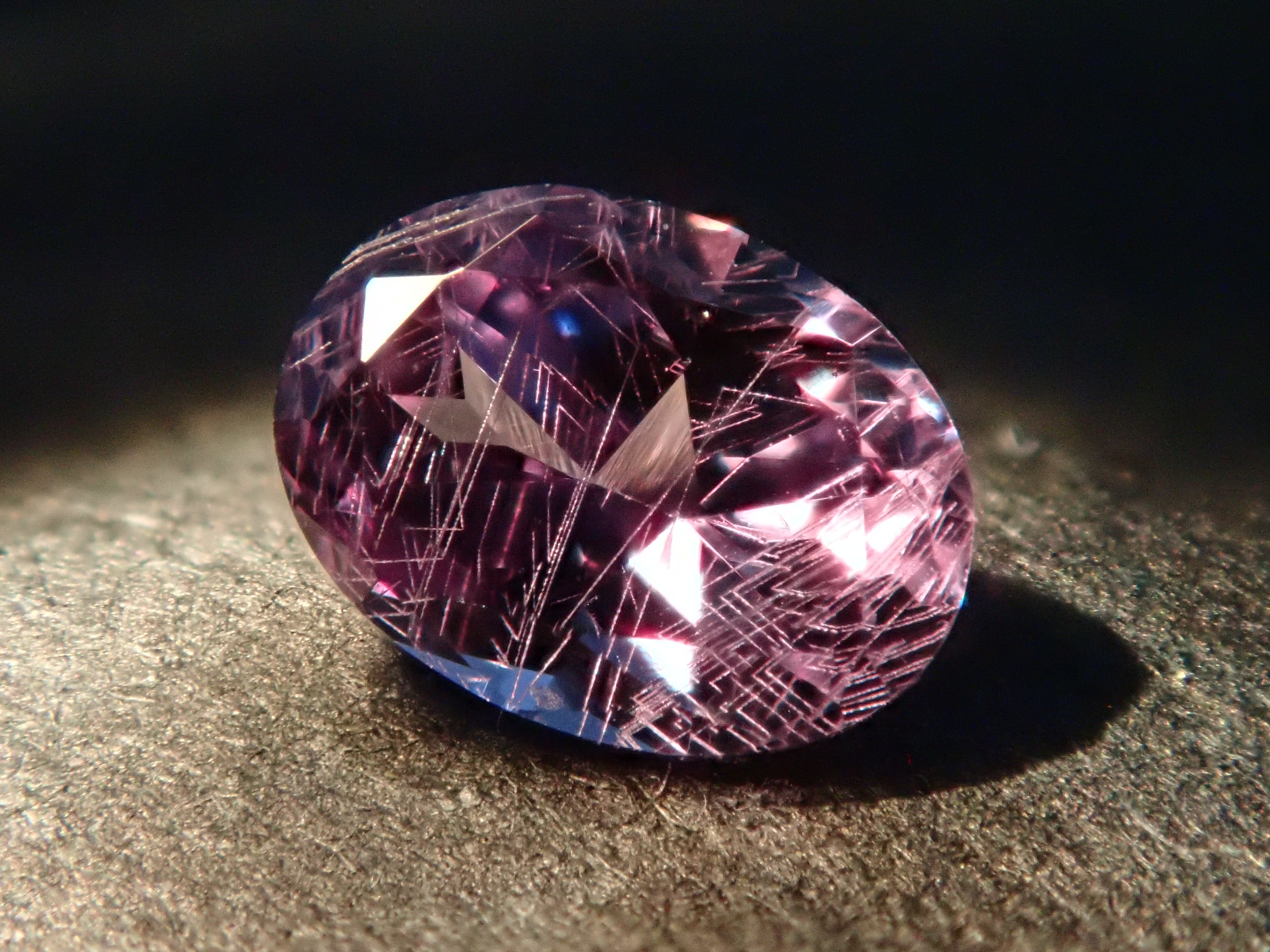 【1/1 22時販売】マダガスカル産ベキリーブルーガーネット（カラーチェンジガーネット） 0.221ctルース