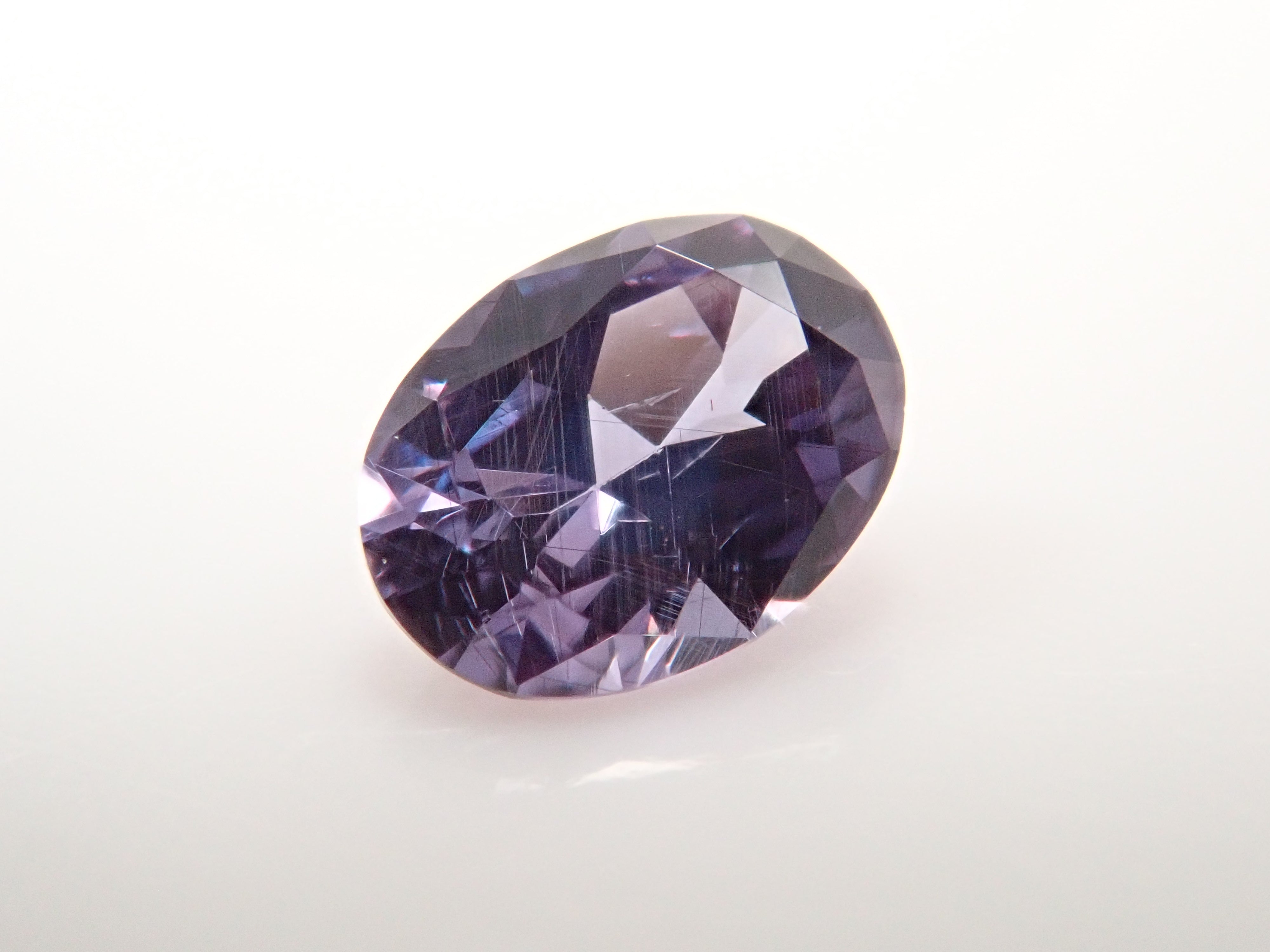 【1/1 22時販売】マダガスカル産ベキリーブルーガーネット（カラーチェンジガーネット） 0.183ctルース