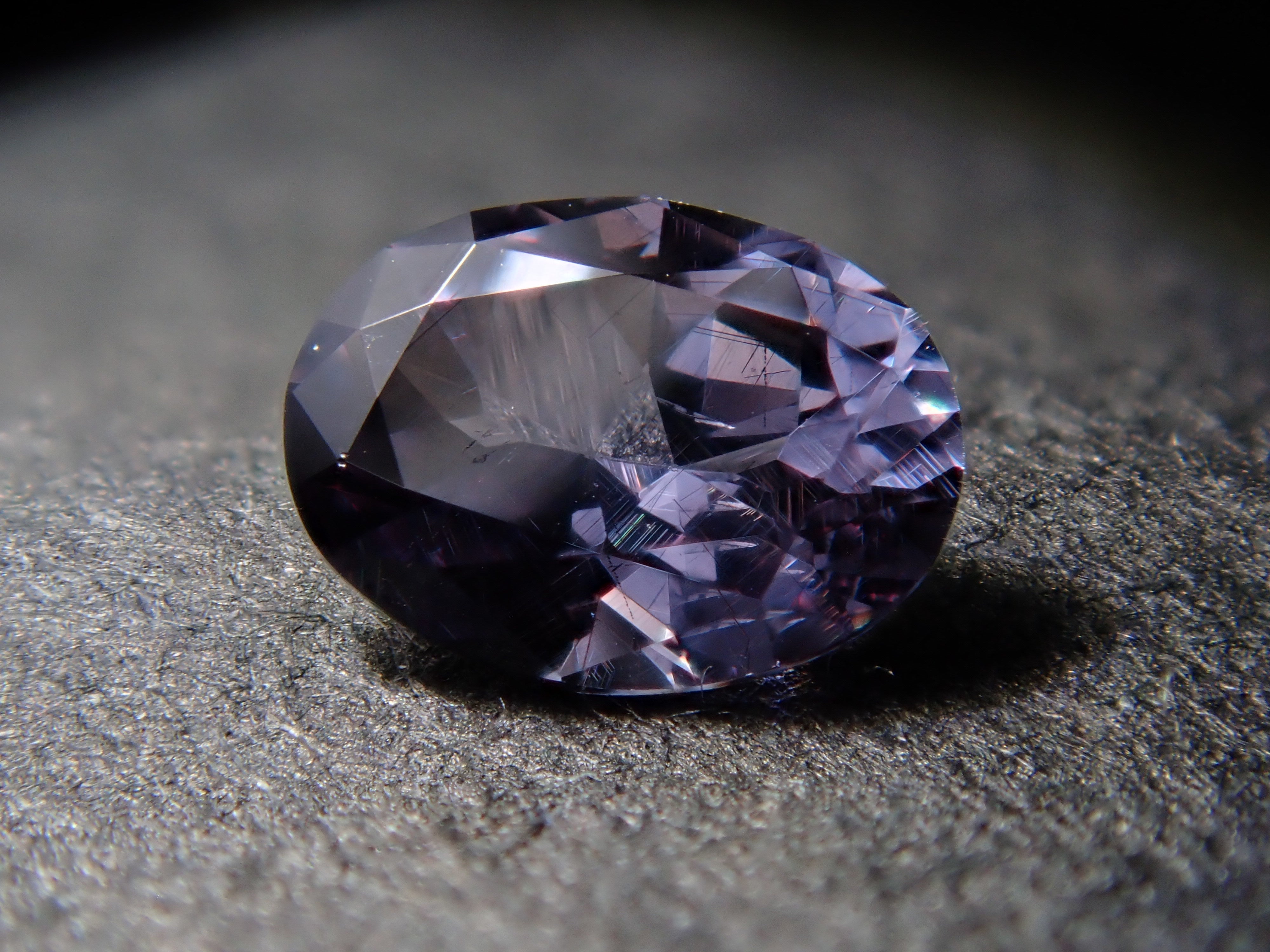 【1/1 22時販売】マダガスカル産ベキリーブルーガーネット（カラーチェンジガーネット） 0.183ctルース