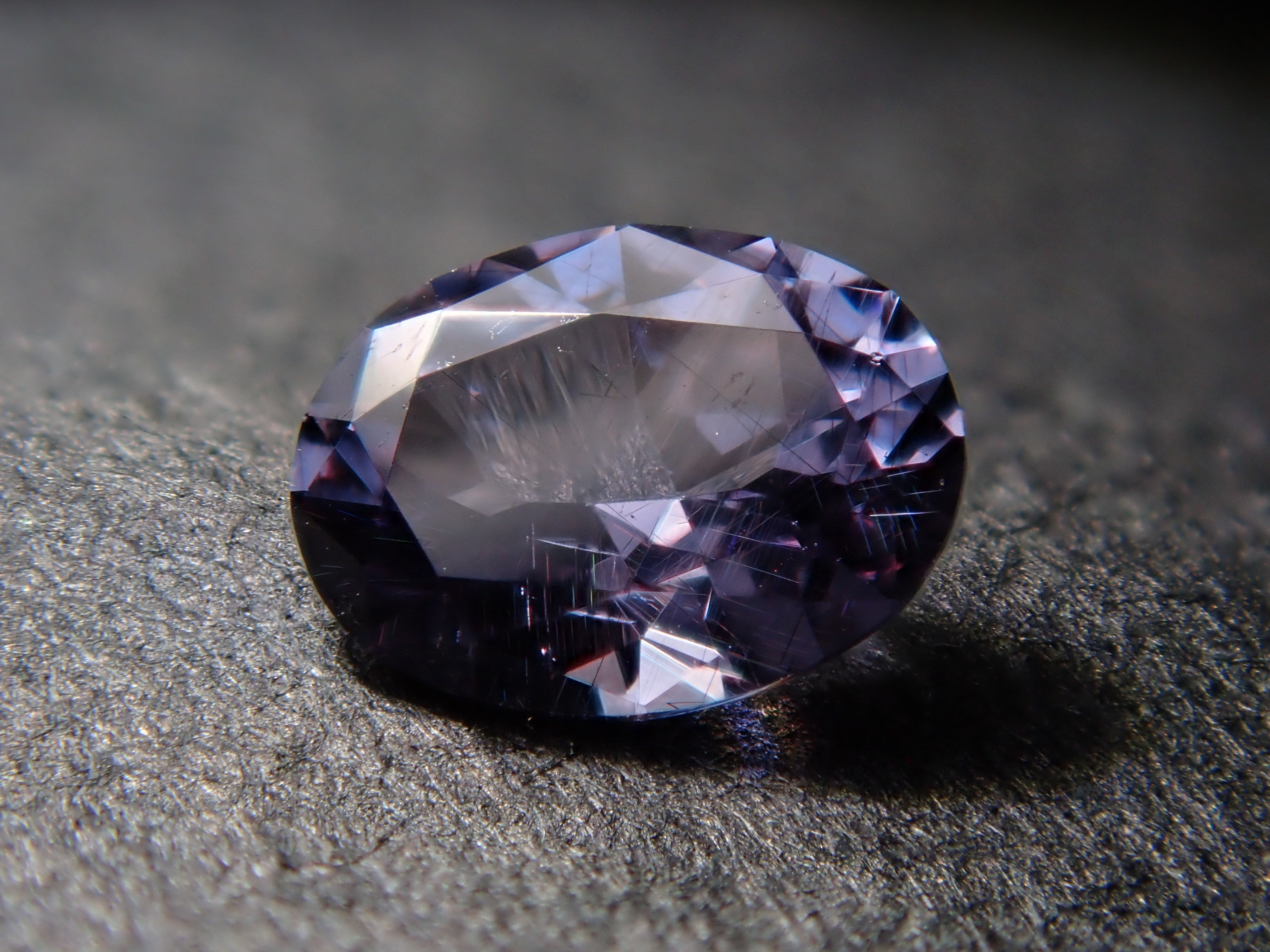 【1/1 22時販売】マダガスカル産ベキリーブルーガーネット（カラーチェンジガーネット） 0.183ctルース