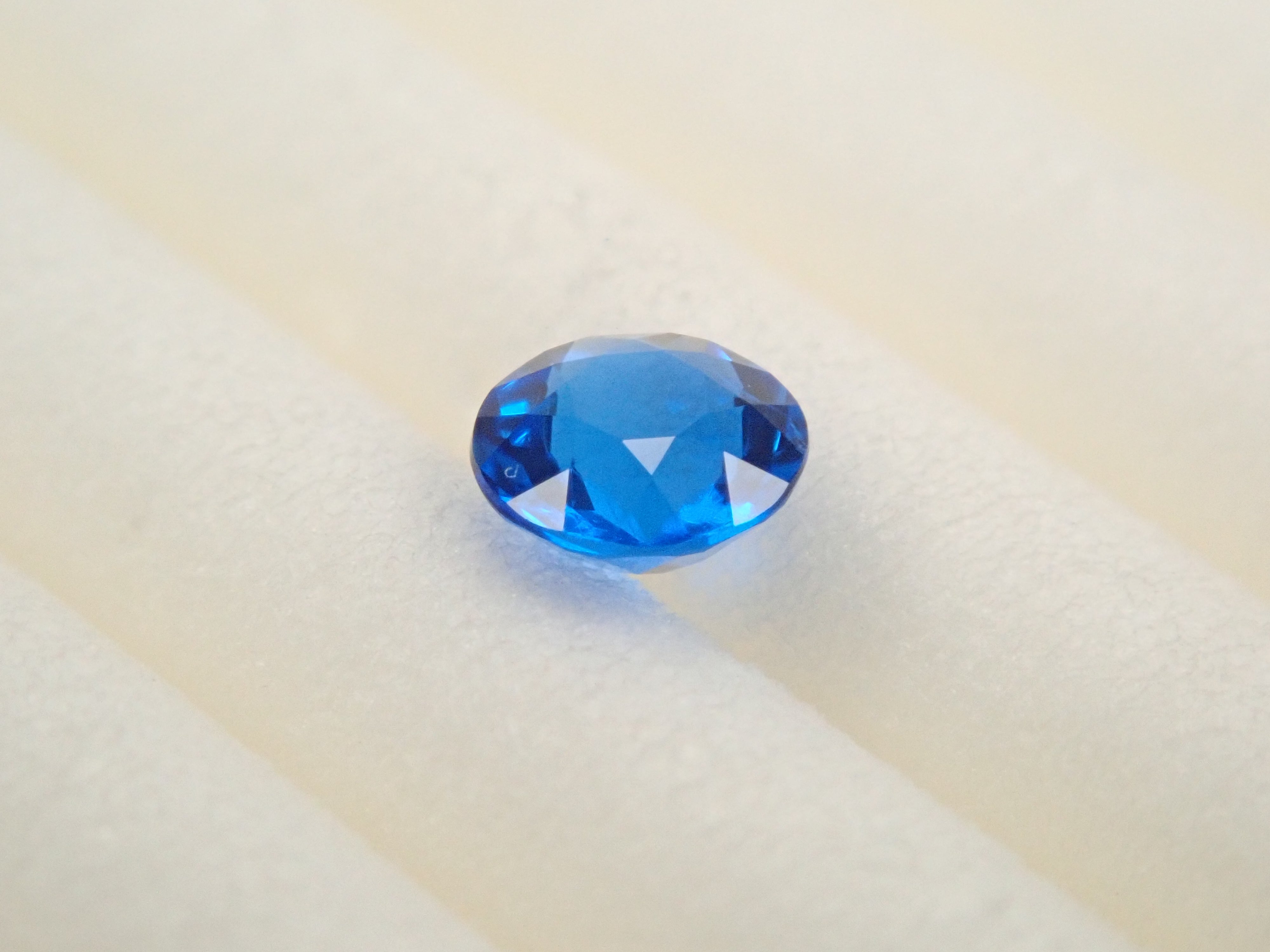 【12/30 22時販売】ドイツ産アウイナイト 3.1mm/0.100ctルース