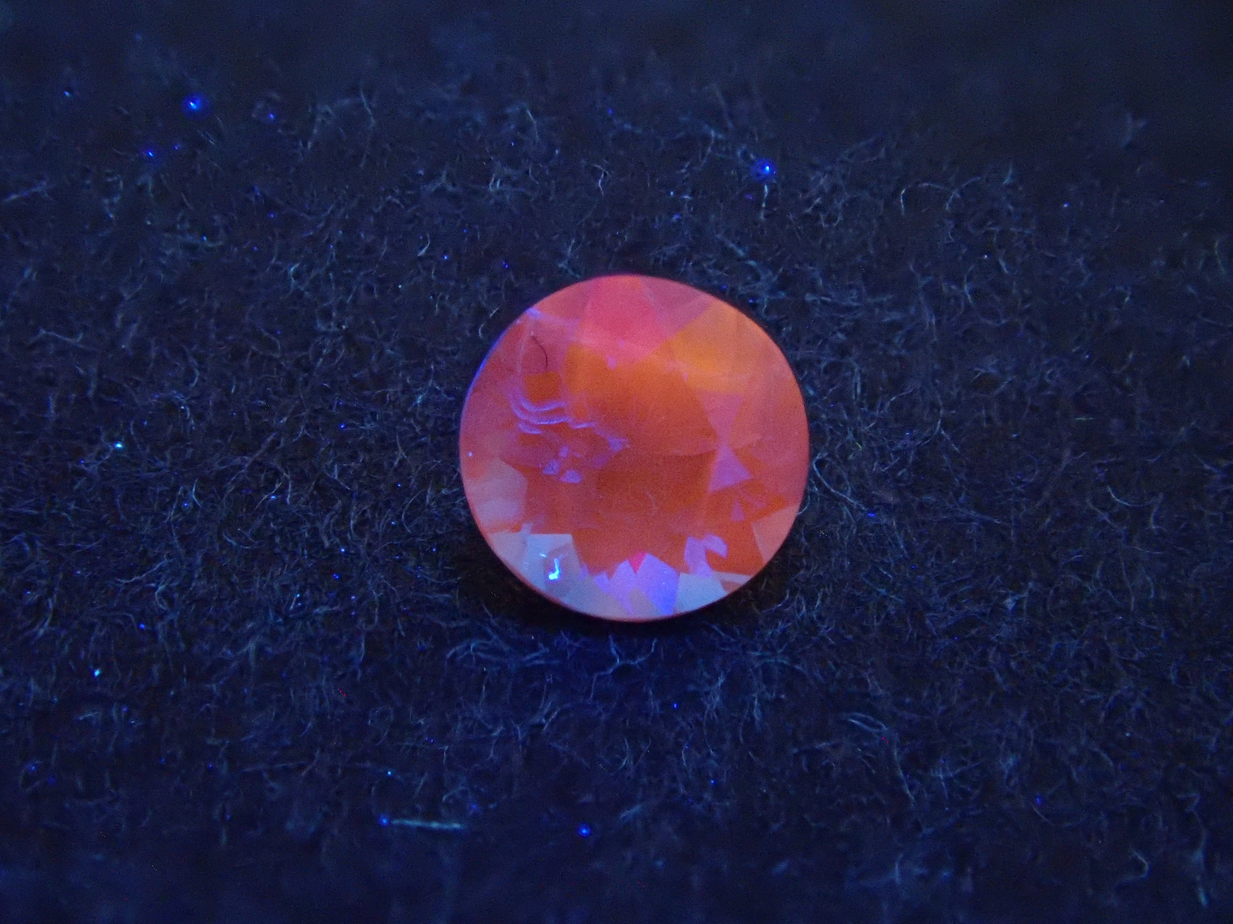 【12/30 22時販売】ドイツ産アウイナイト 3.1mm/0.100ctルース