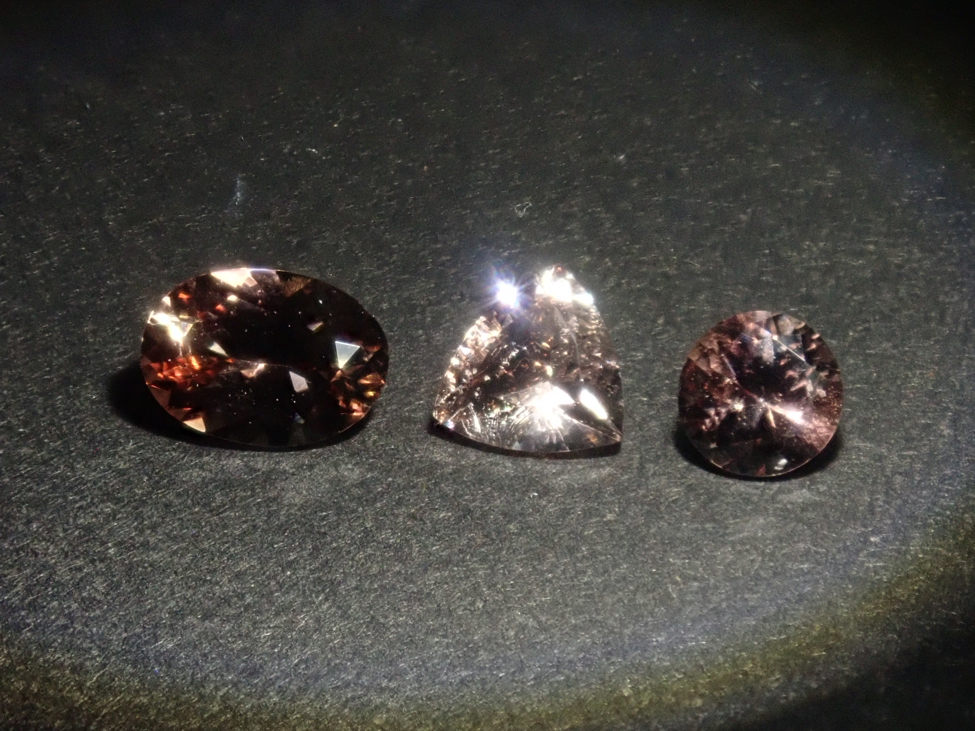 【1/12 22時販売】《限定15石》レアストーンガチャ💎98,000円のノンオイルレッドベリルGIA付き・シンシャ・モザンビーク産パライバトルマリン・ベニトアイトなど《複数購入割引有》　