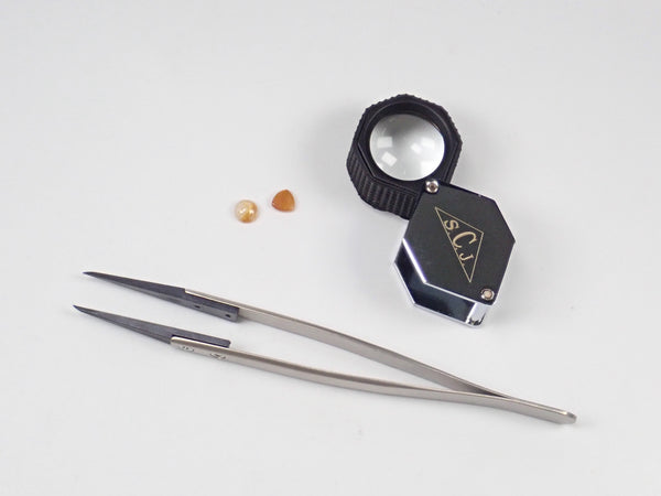 [Resale] [Jeweler's tools] 4-piece set including loupe (10x magnification), tweezers, and 2 loose stones