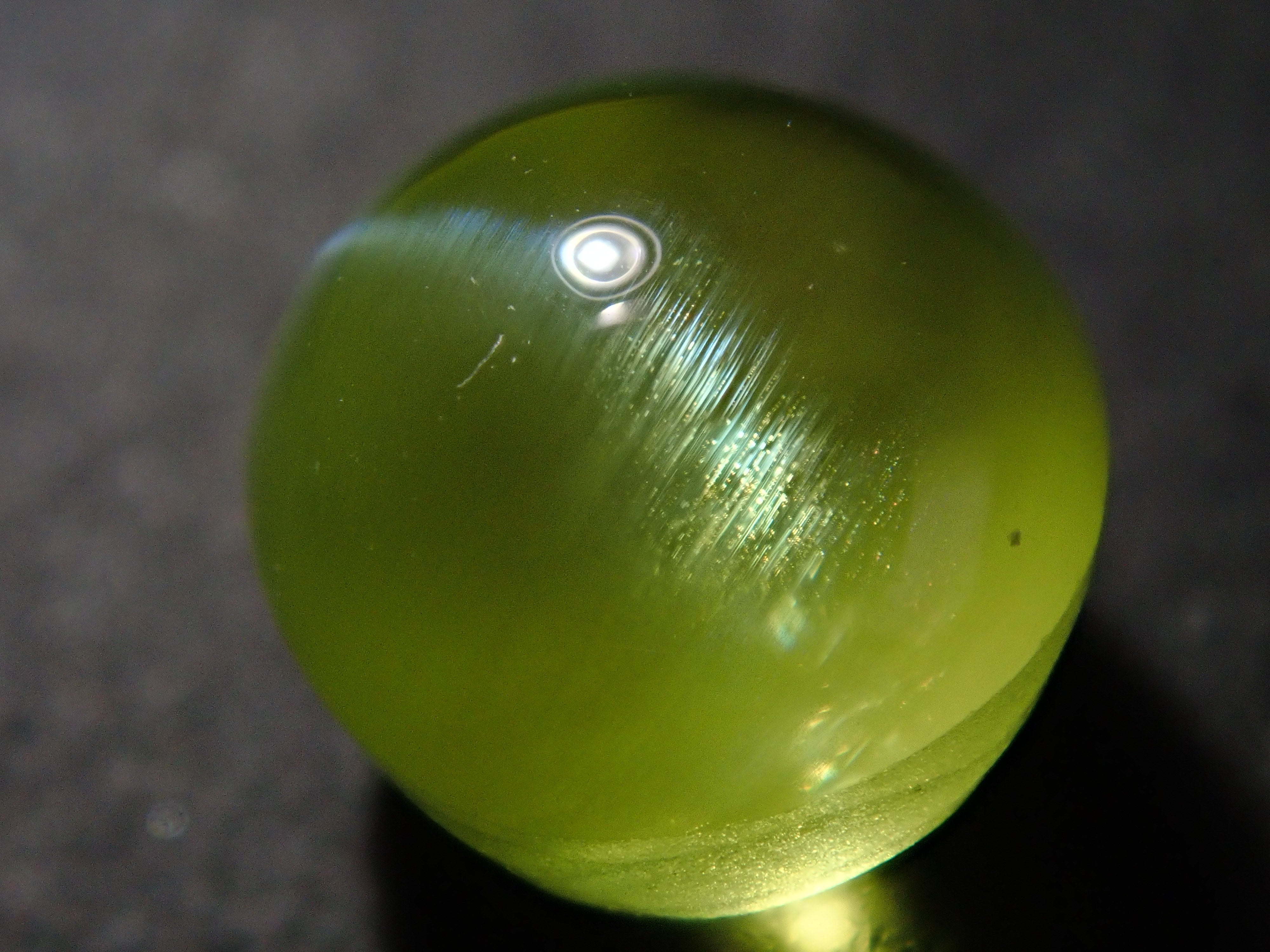 【1/1 22時販売】インド産パロットクリソベリルキャッツアイ 5.6mm/1.715ctルース