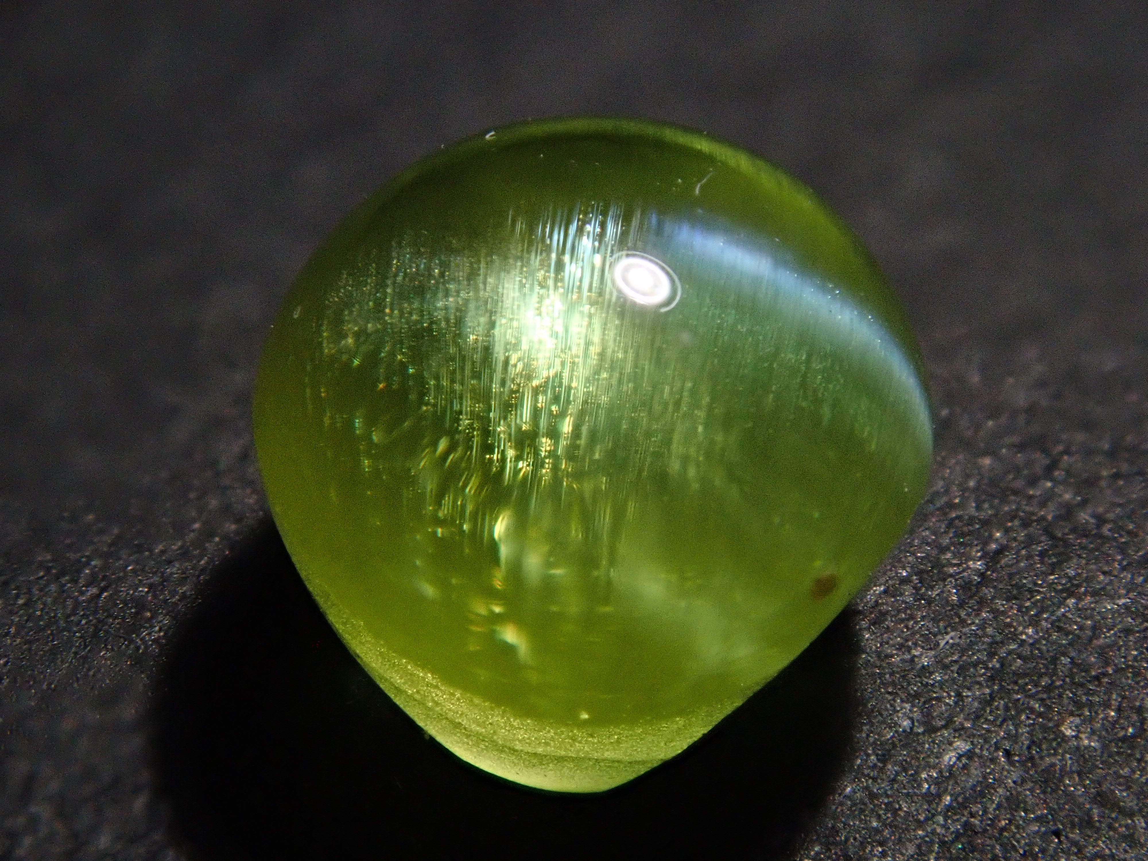 【1/1 22時販売】インド産パロットクリソベリルキャッツアイ 5.6mm/1.715ctルース