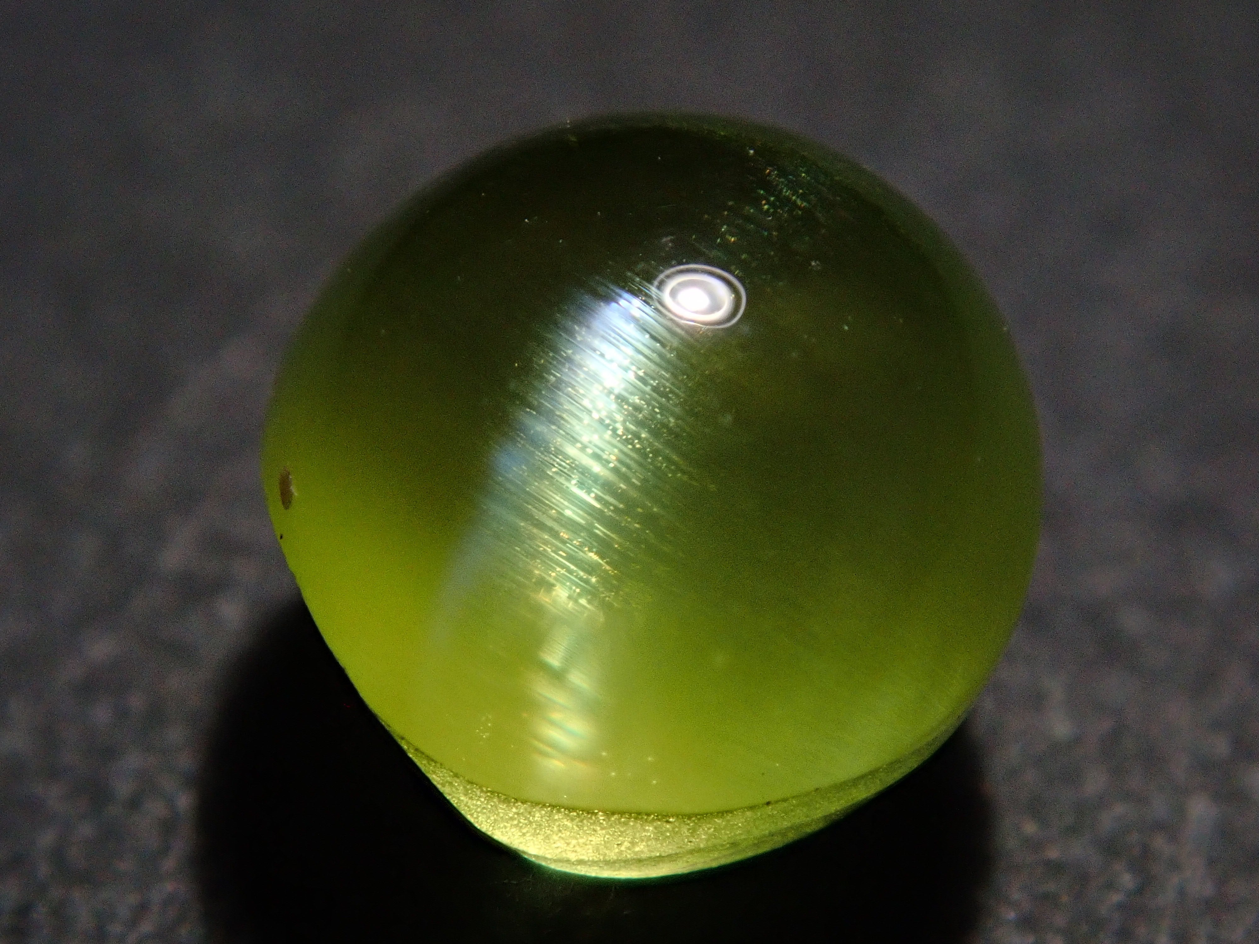 【1/1 22時販売】インド産パロットクリソベリルキャッツアイ 5.6mm/1.715ctルース