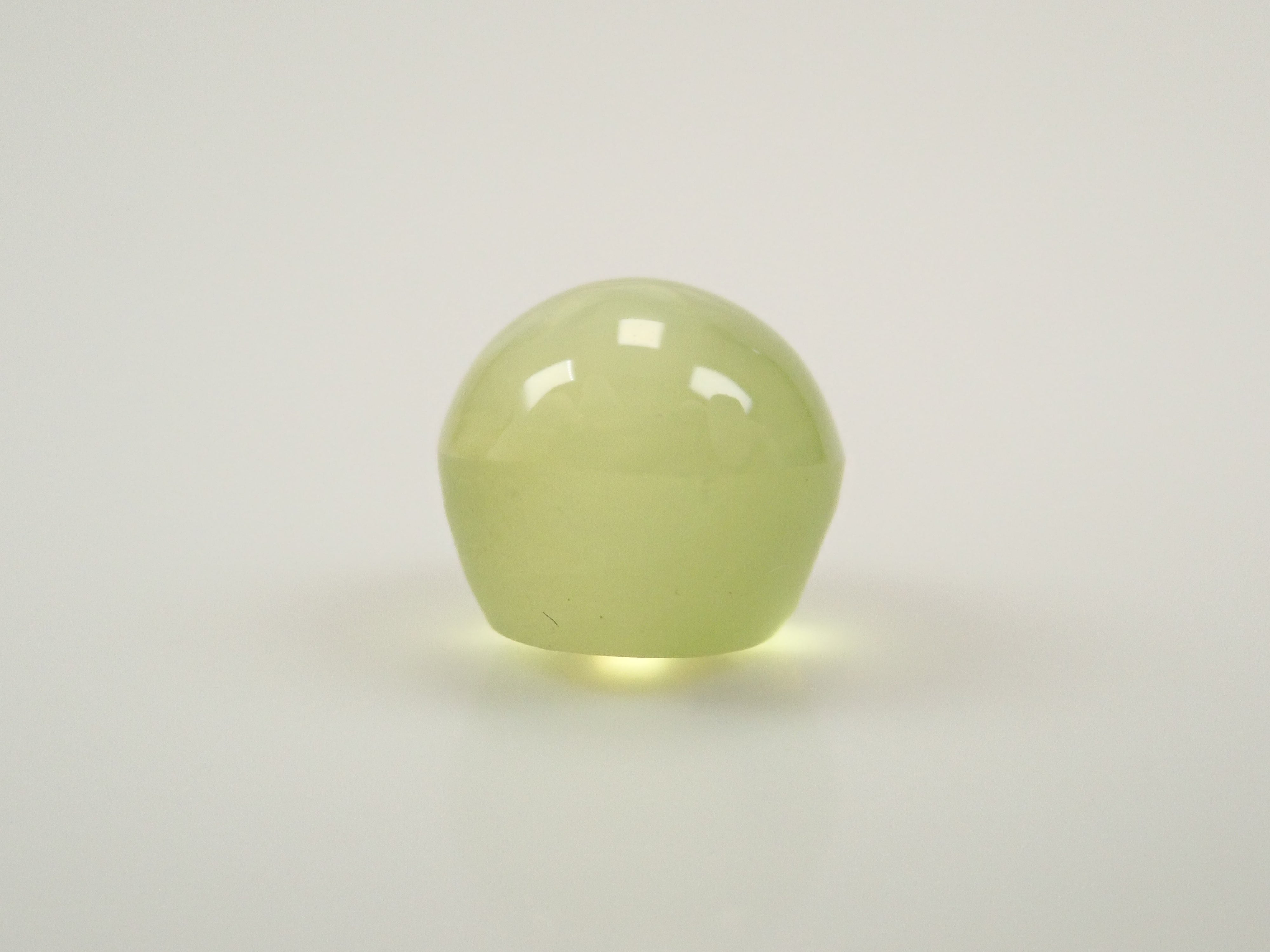 インド産パロットクリソベリルキャッツアイ 5.6mm/1.715ctルース
