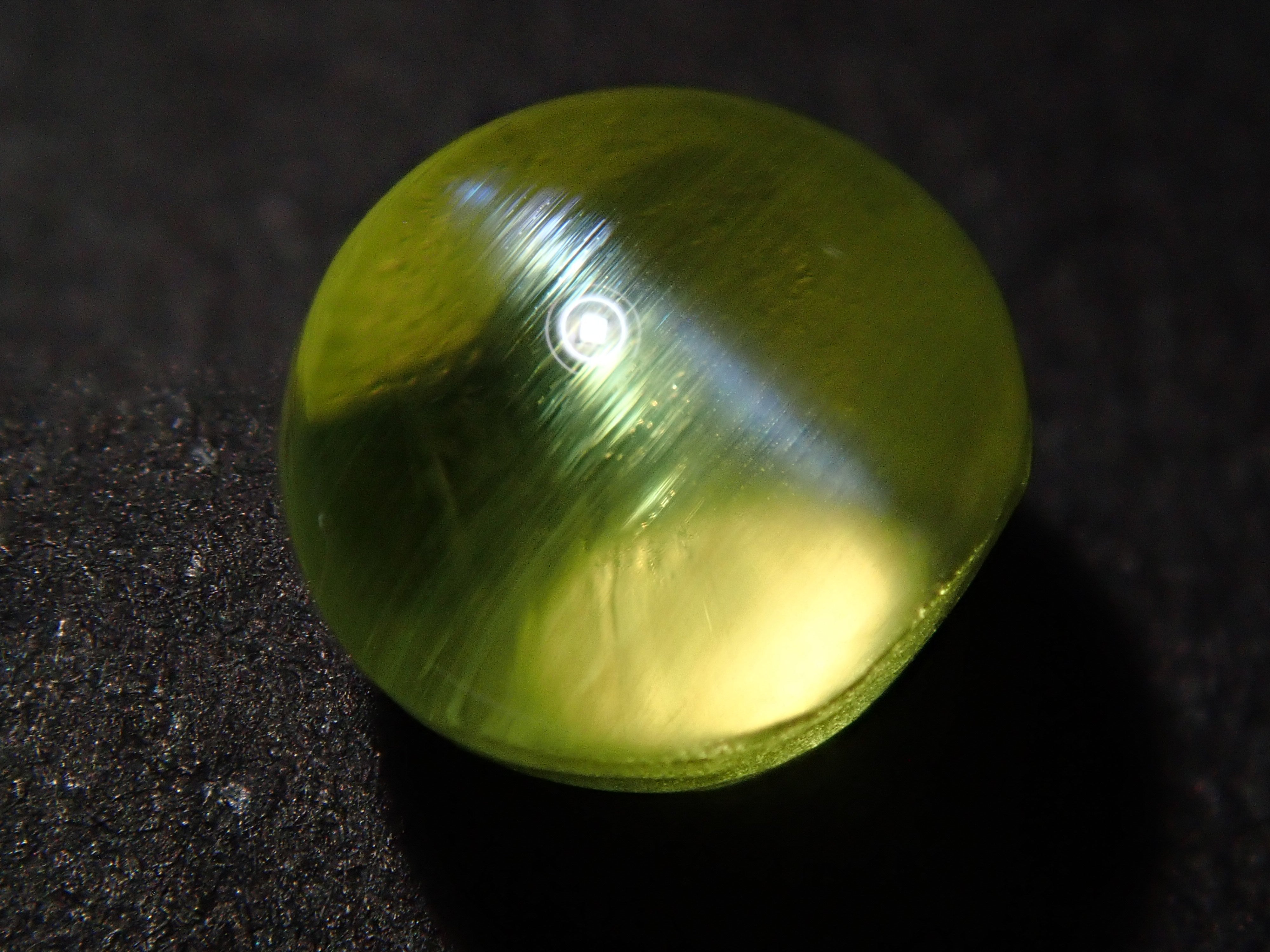 【1/9 22時販売】インド産パロットクリソベリルキャッツアイ 1.225ctルース