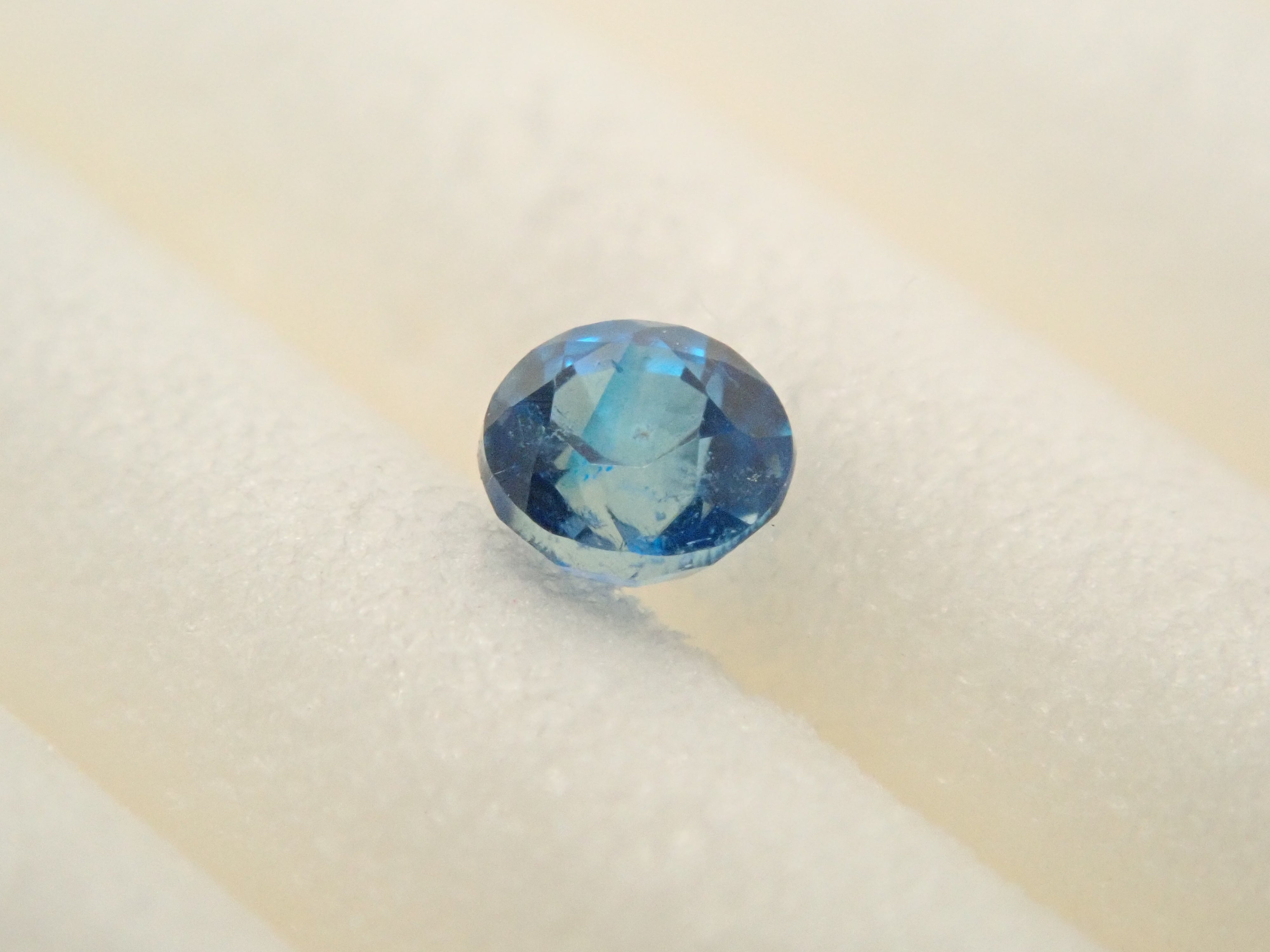 【12/29 22時販売】ジンバブエ産ユークレース 2.2mm/0.065ctルース