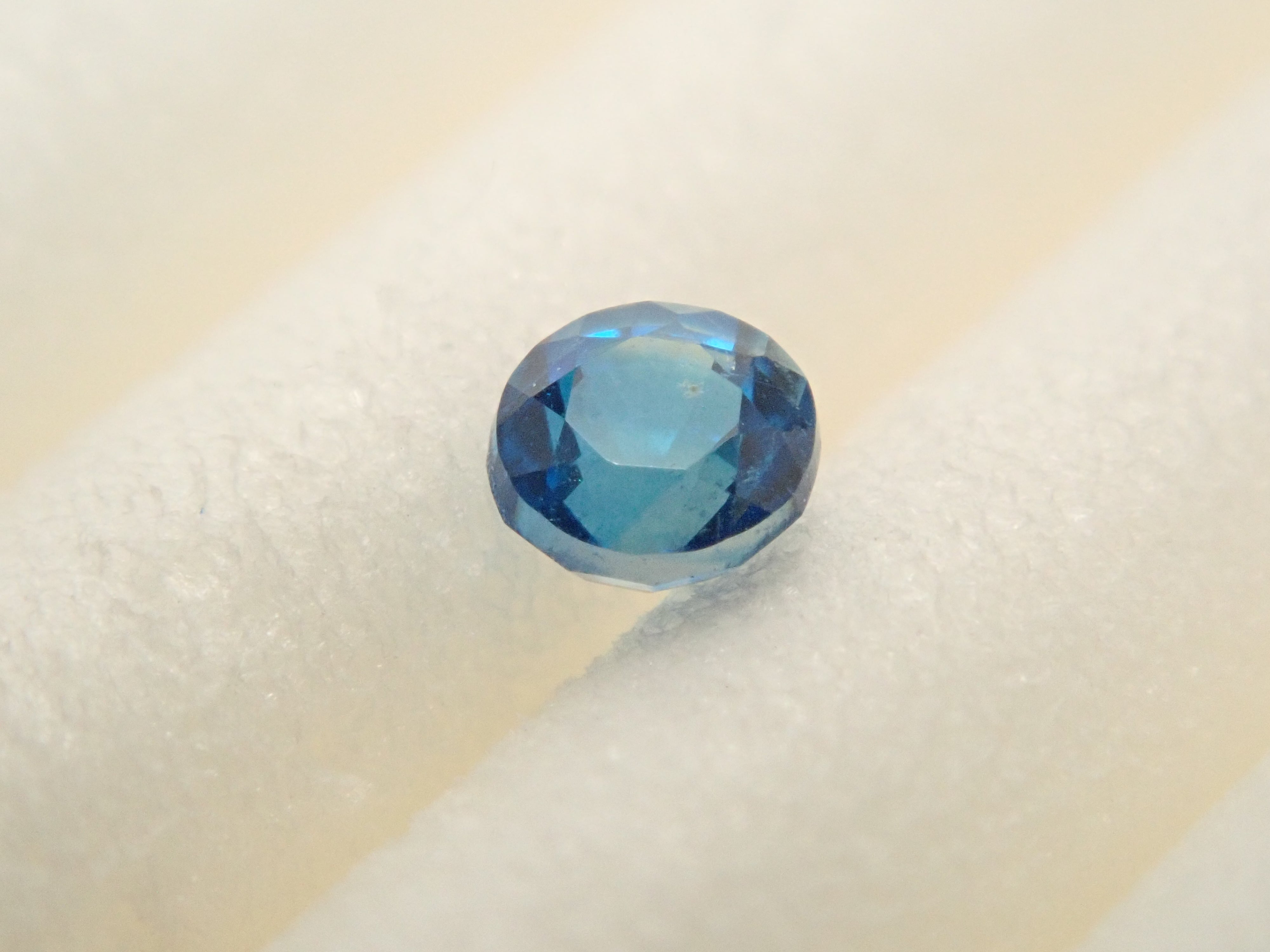 【12/29 22時販売】ジンバブエ産ユークレース 2.2mm/0.065ctルース