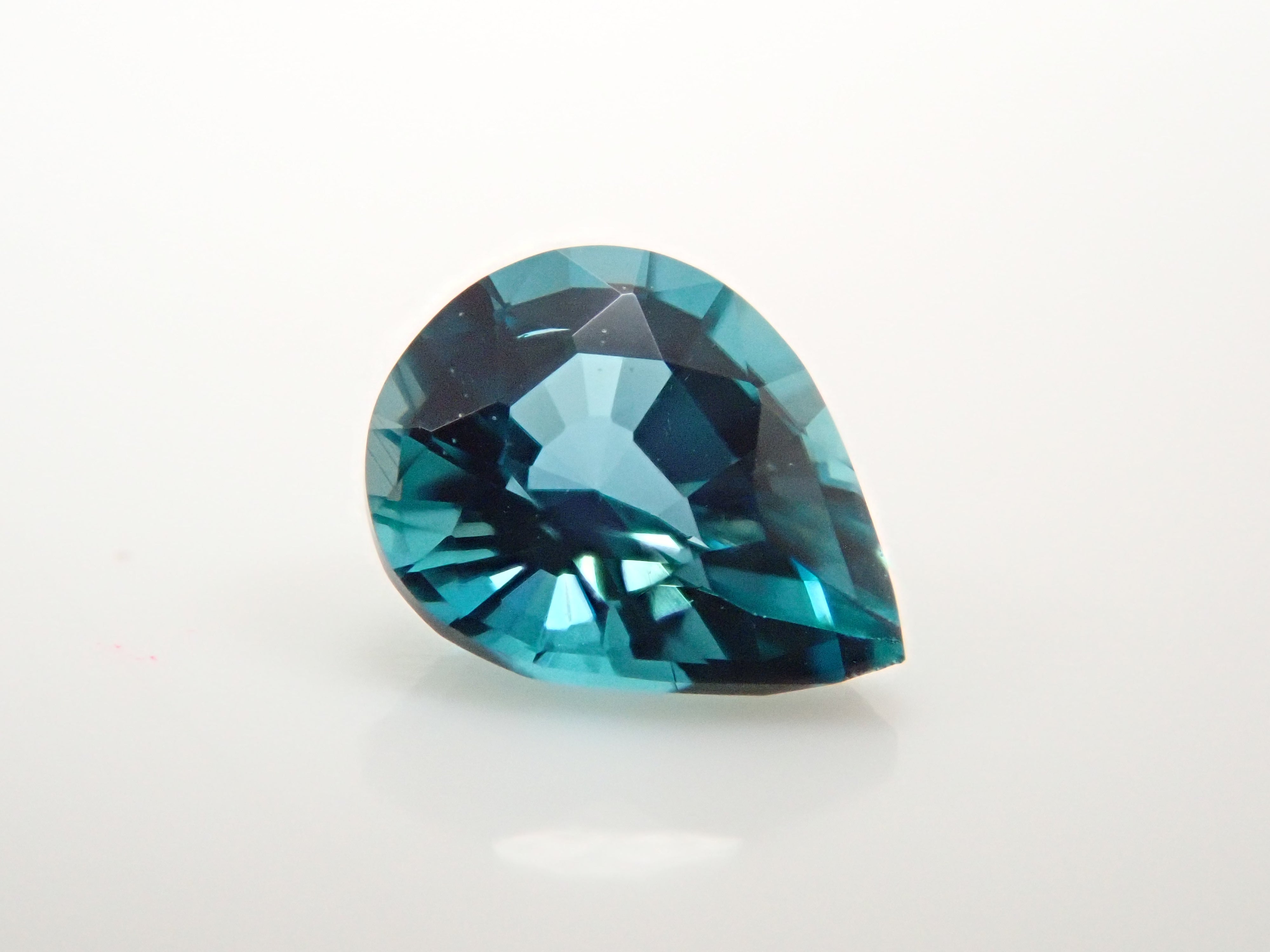 【12/29 22時販売】マダガスカル産グランディディエライト 0.169ctルース