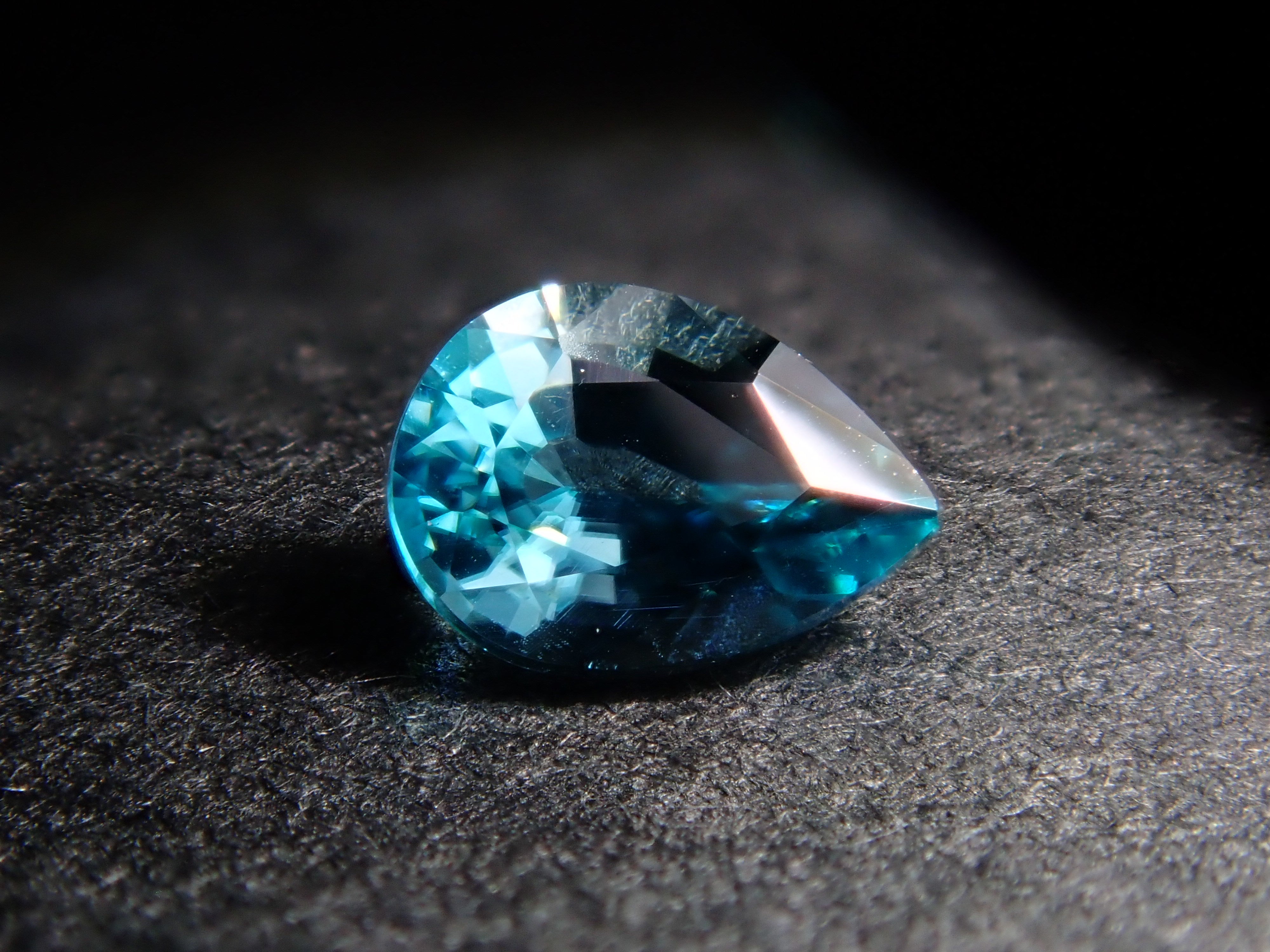 【12/29 22時販売】マダガスカル産グランディディエライト 0.167ctルース