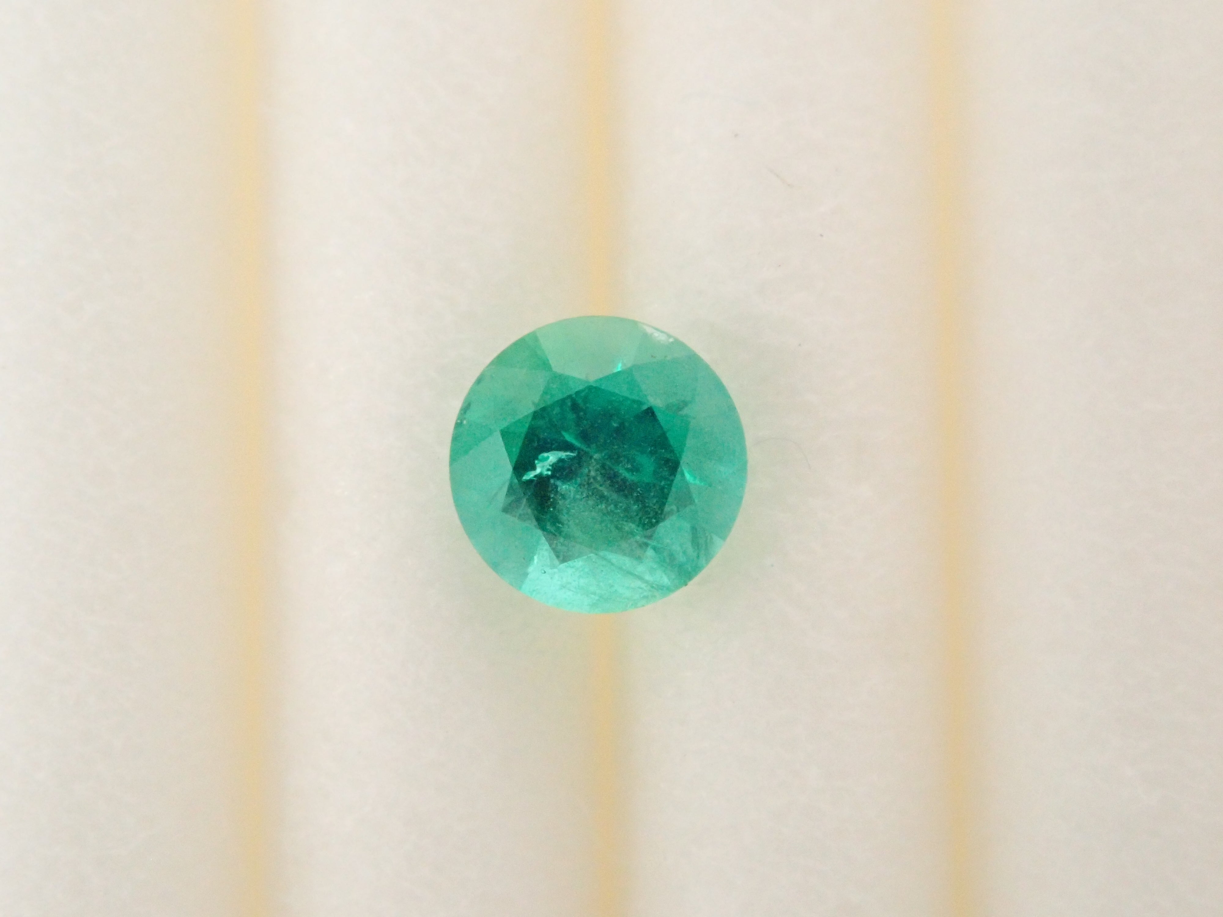 コロンビア産エメラルド 0.131ctルース