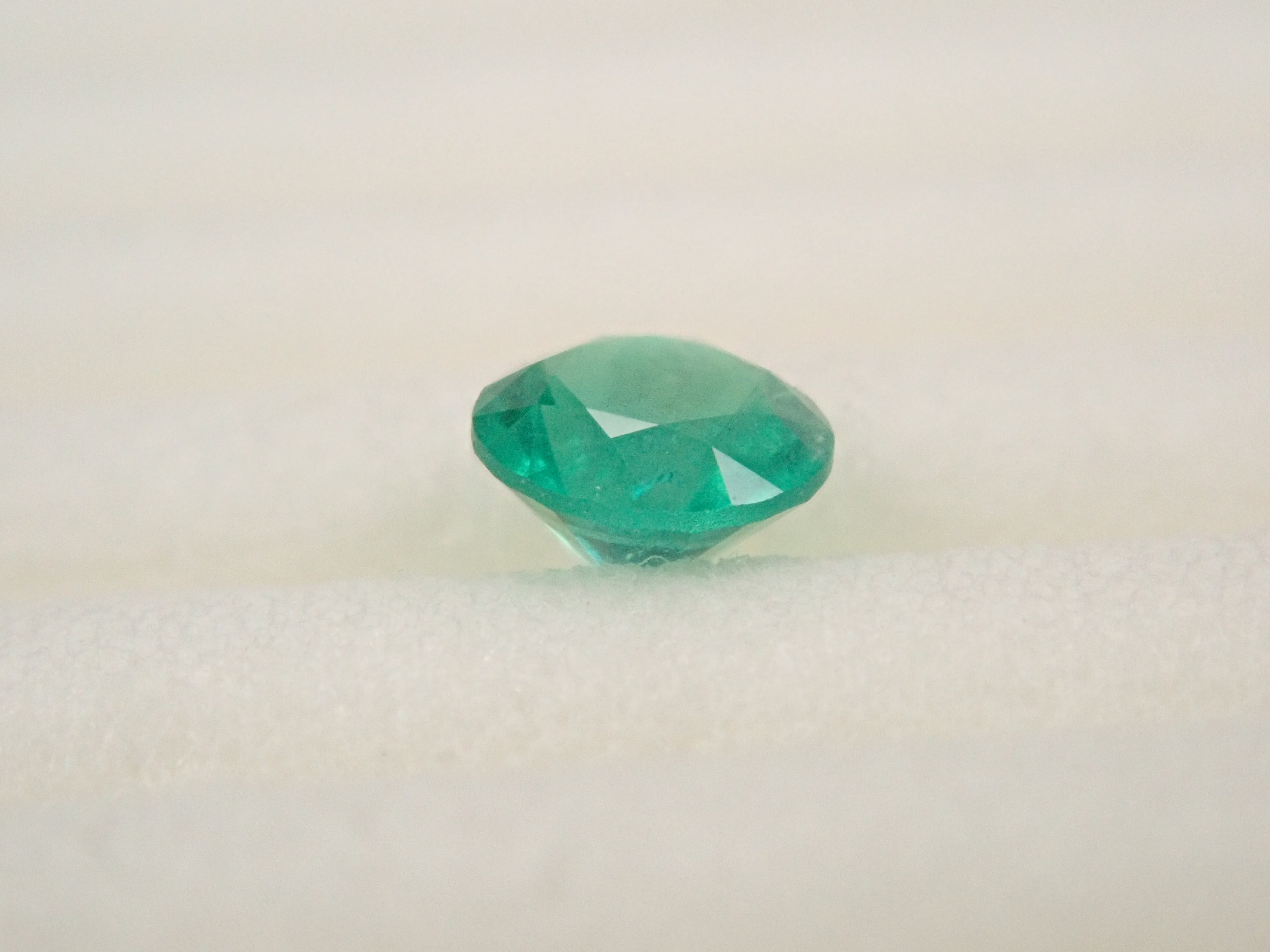 【12/29 22時販売】コロンビア産エメラルド 3.3mm/0.131ctルース