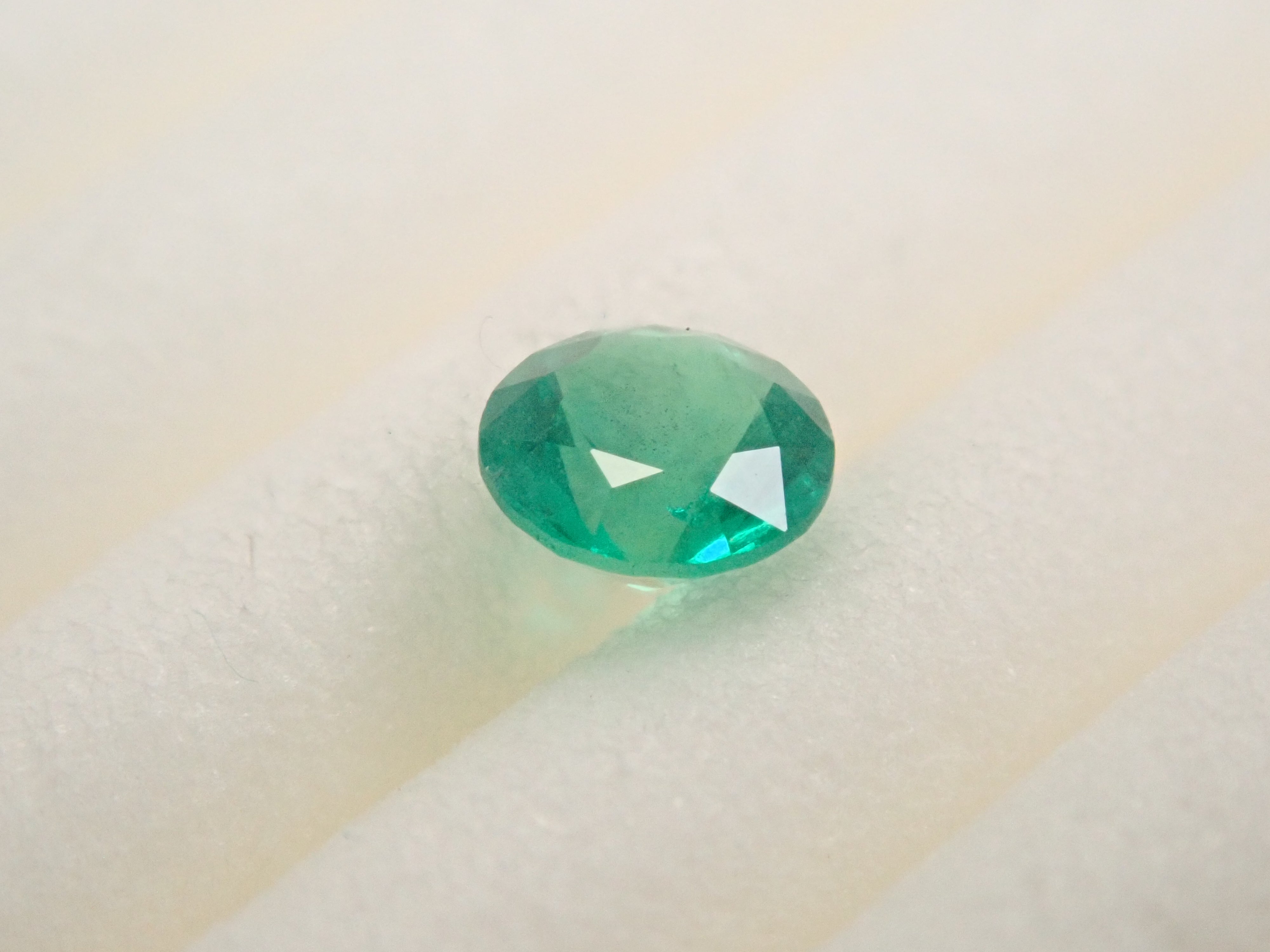 【12/29 22時販売】コロンビア産エメラルド 3.3mm/0.131ctルース