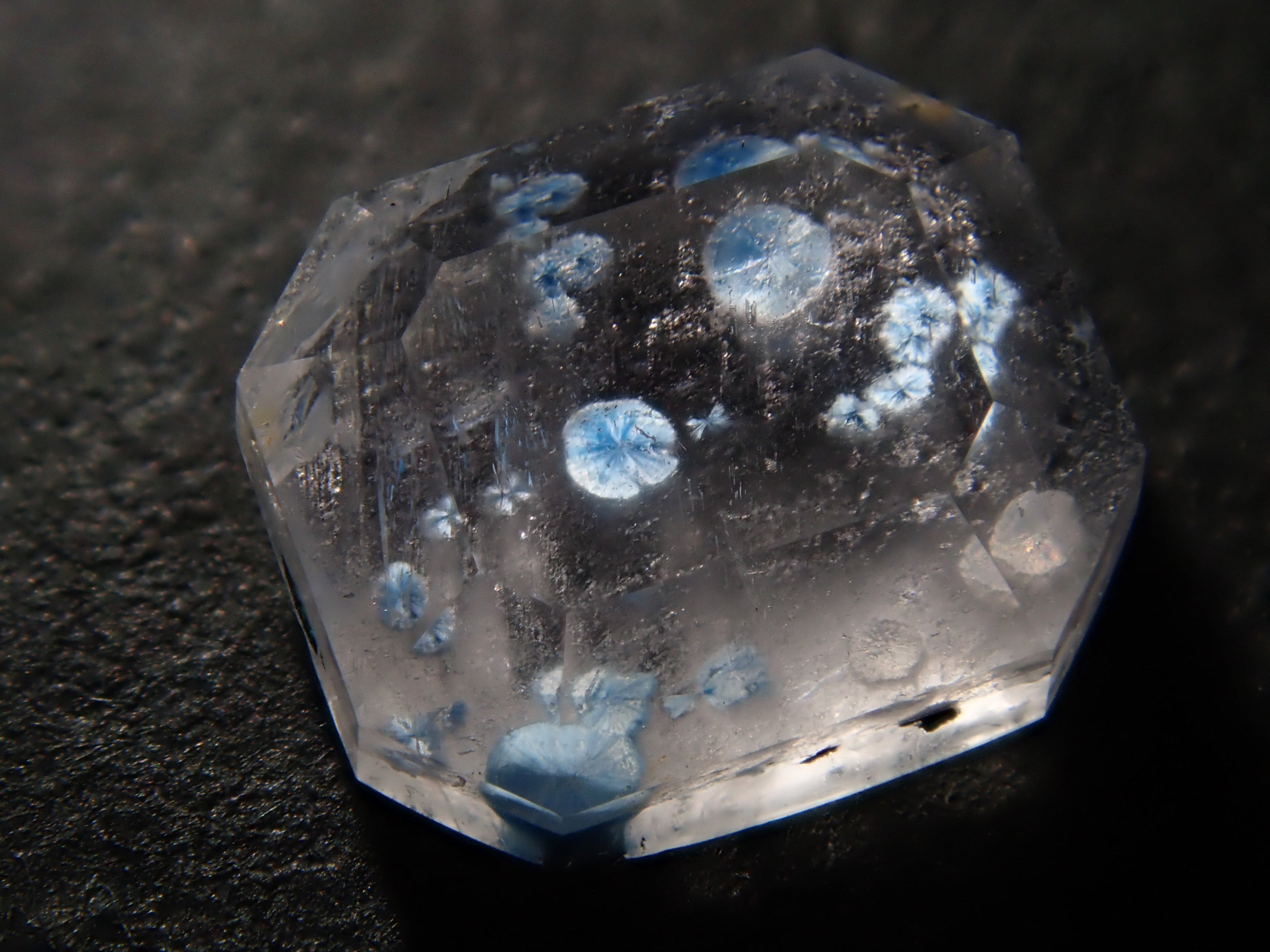 【1/9 22時販売】ブラジル産メデューサクォーツ（パライバクォーツ） 0.848ctルース