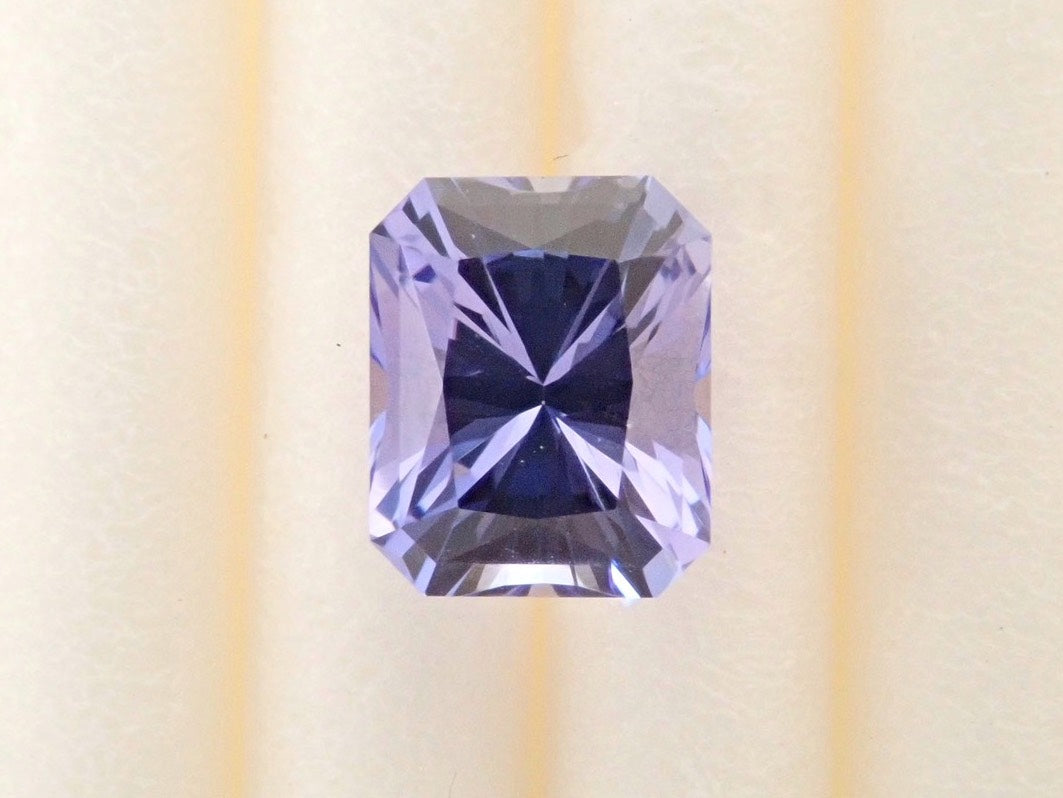 【1/17 22時販売】タンザニア産タンザナイト 0.680ctルース