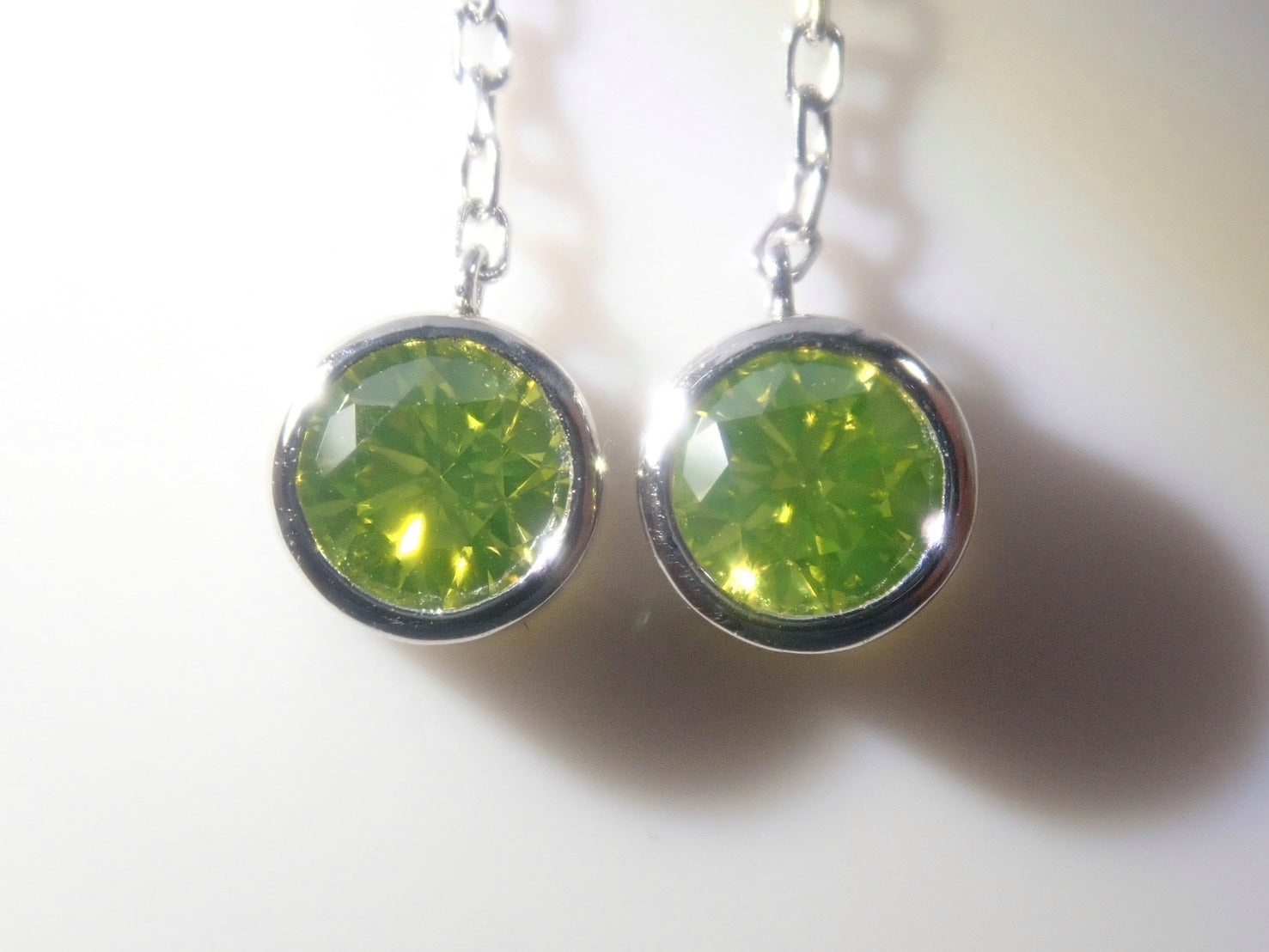Pt850/K14WG アップルグリーンダイヤモンド0.38ct・ダイヤモンド0.50ct