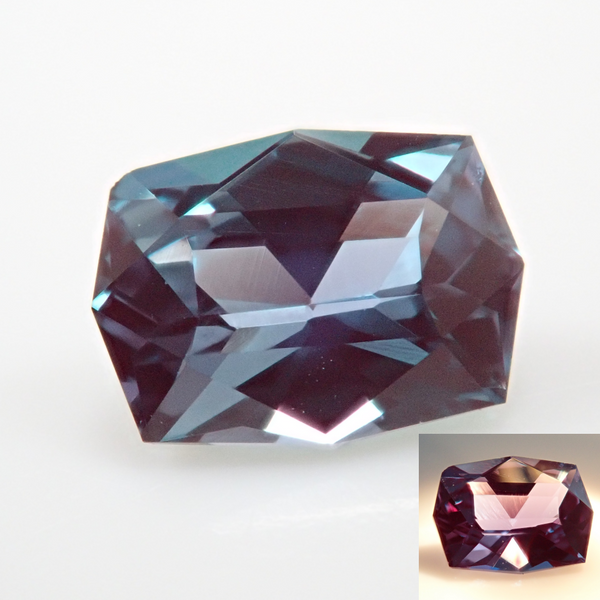 アレキサンドライト　双晶　原石　標本 アレキサンドライト 双晶 原石 標本