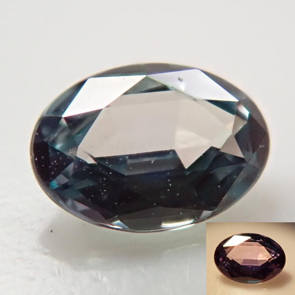 抜群のクオリティ『天然アレキサンドライト』0.70ct ブラジル産 ルース  