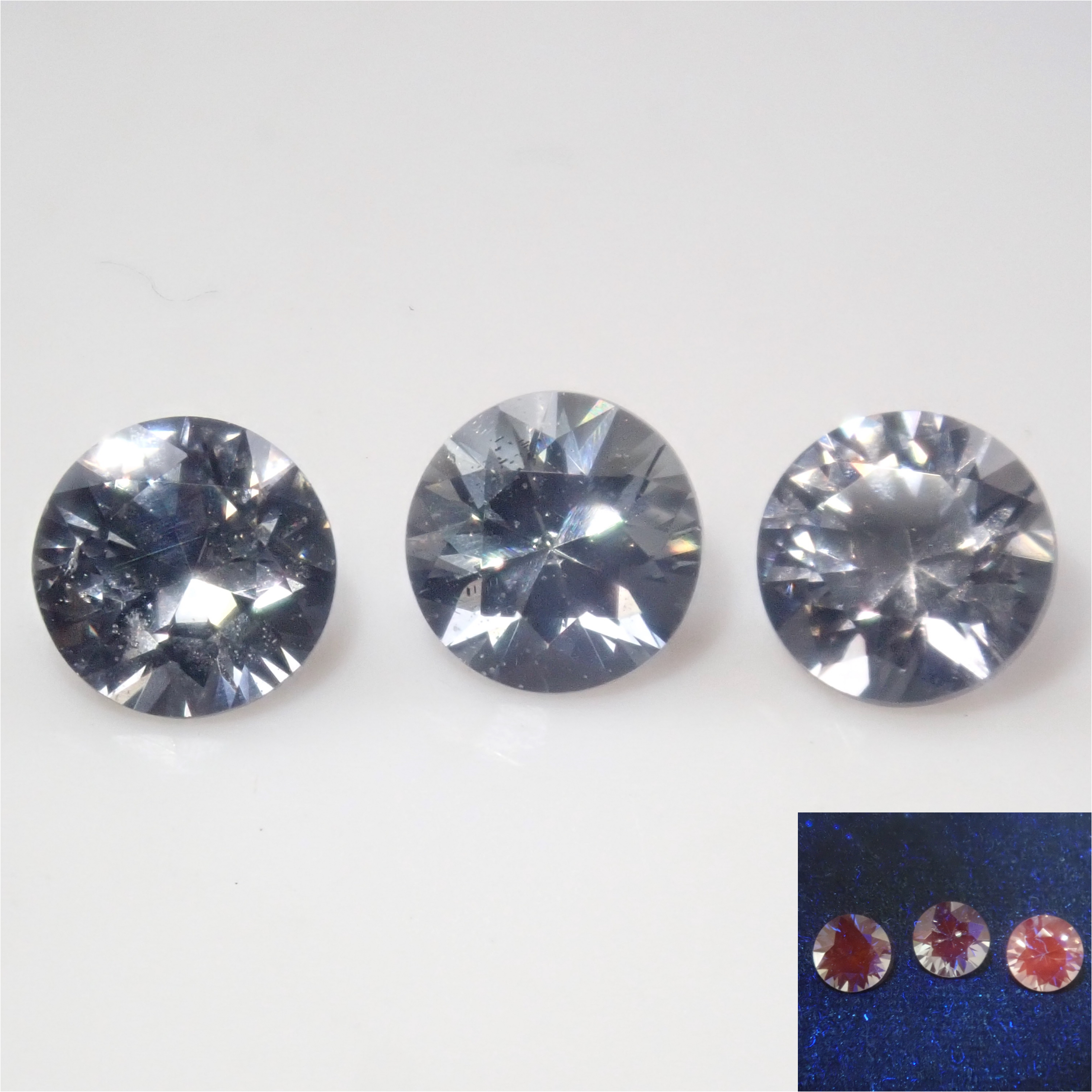 【10/12 22時販売】《限定3石》ミャンマー産グレースピネル・プラチナスピネル（4.0mm,ラウンドカット）1石ルース《複数購入割引有》