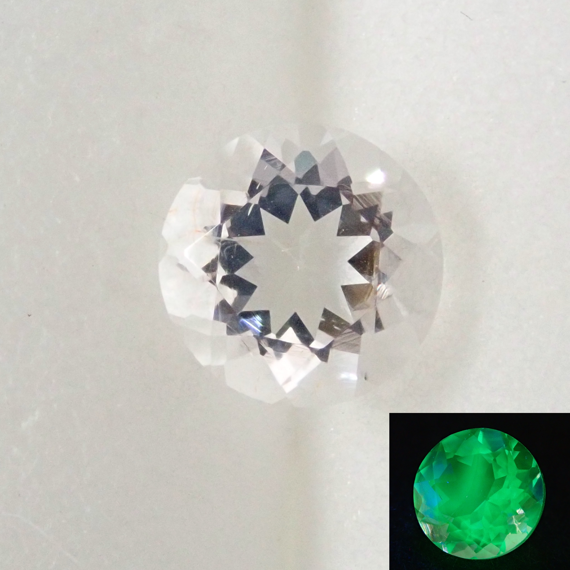 大粒 ハイアライトオパール メキシコ産 2.48ct 蛍光 大粒 ハイアライトオパール メキシコ産 2.48ct 蛍光