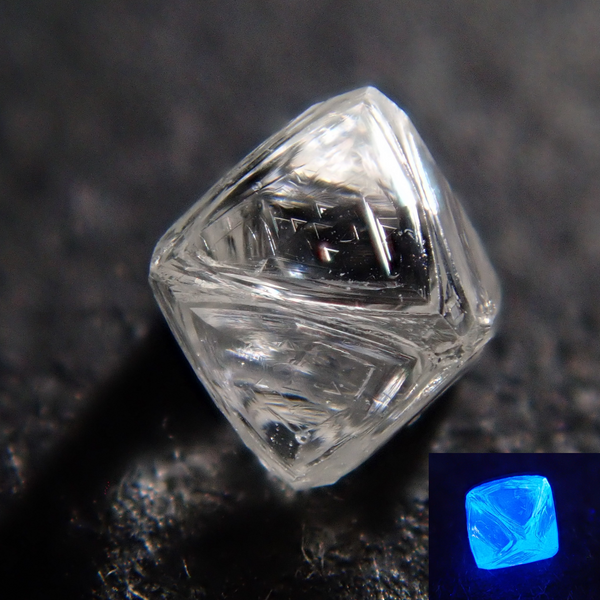 【7/3 22時販売】南アフリカ産ダイヤモンド原石（ソーヤブル） 0.097ct原石（トライゴン）