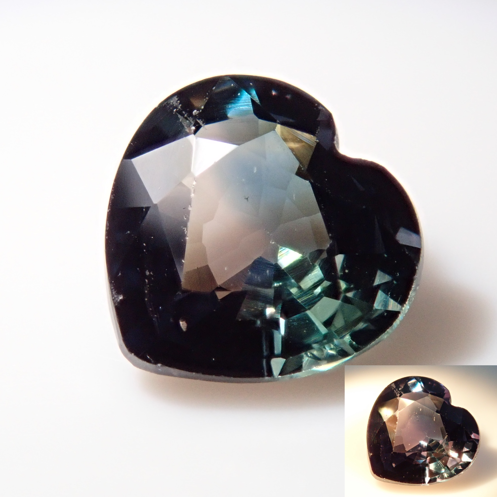 Tanzanian bicolor sapphire 0.713ct loose stone (color shift)