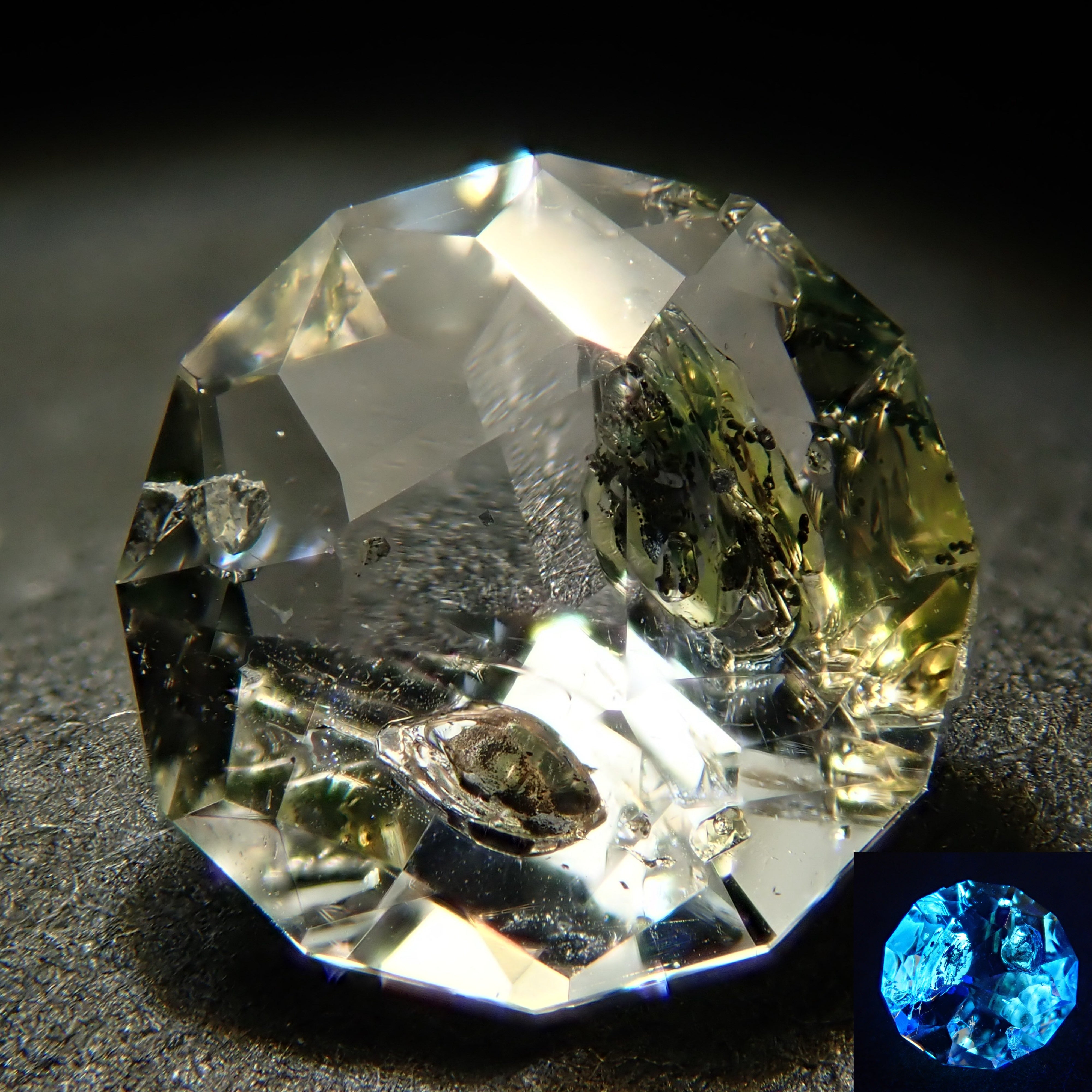 Pakistani Oil in Quartz 0.603ct Loose Stone (Moving Bubbles)