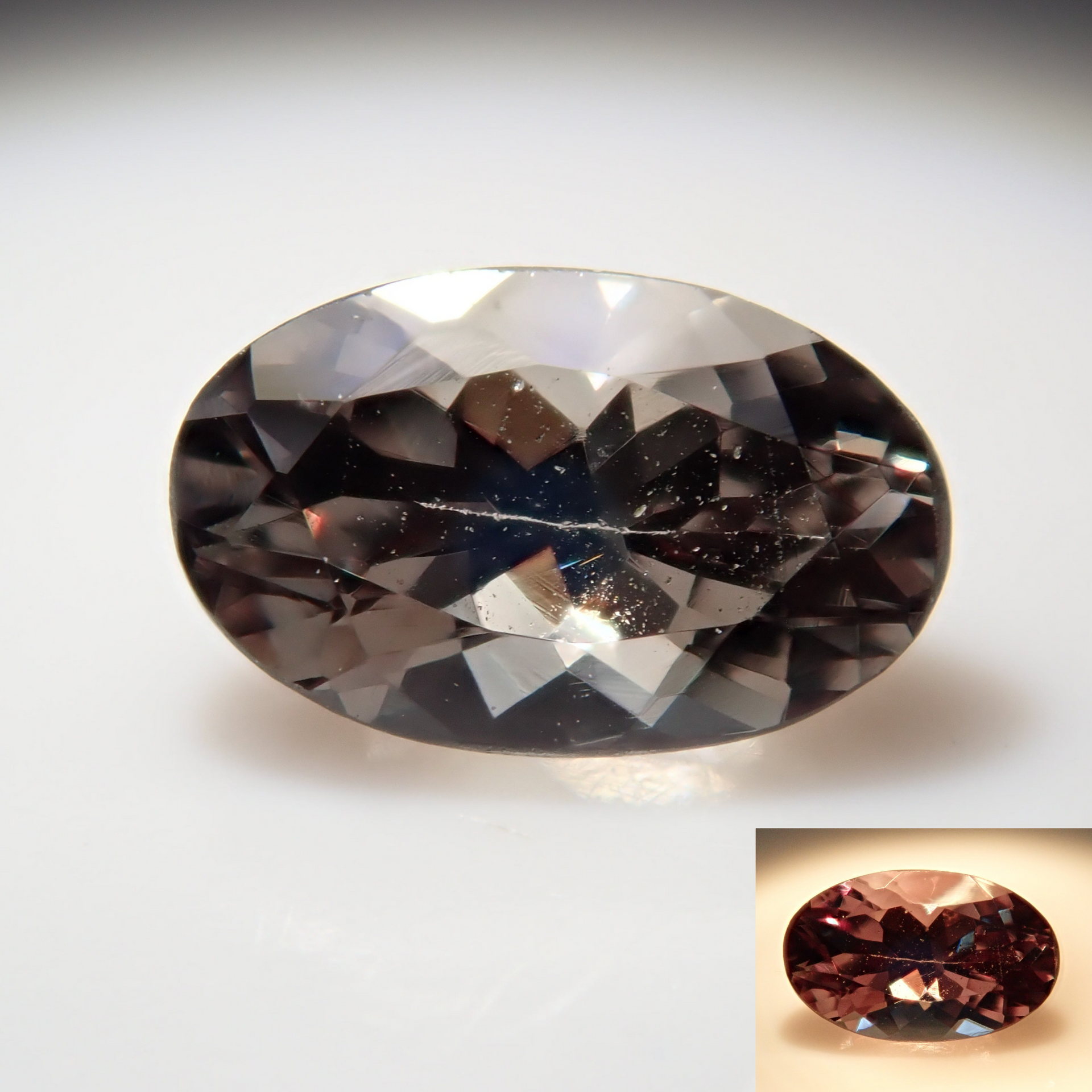 マダガスカル産ベキリーブルーガーネット(カラーチェンジガーネット マダガスカル産ベキリーブルーガーネット(カラーチェンジガーネット