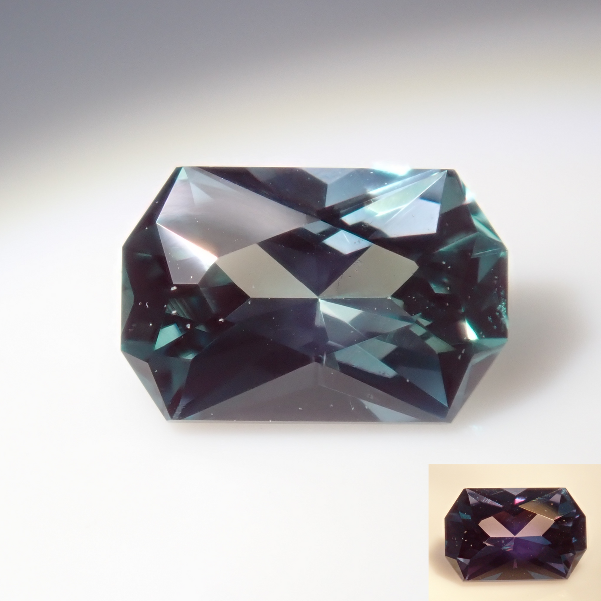 合成アレキサンドライト 0.405ctルース