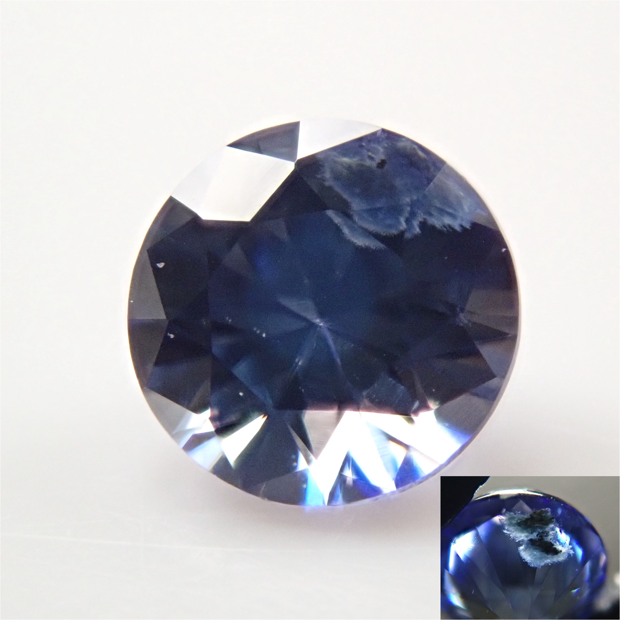【5/14 22時販売】アメリカ産ベニトアイト 3.5mm/0.192ctルース（鉱物含有）