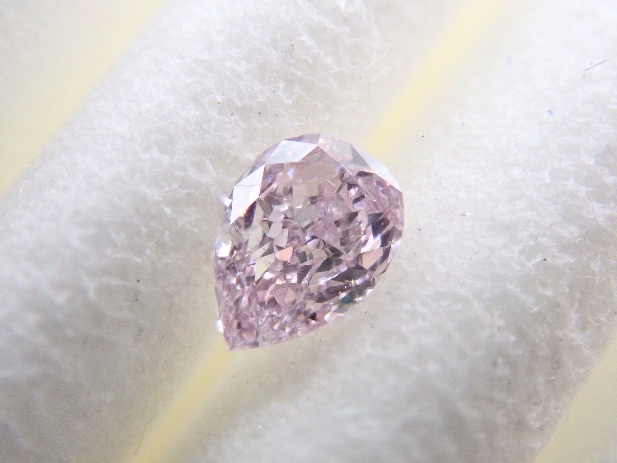 Pink diamond 0.107ct loose (FANCY LIGHT PURPLISH PINK, SI2)