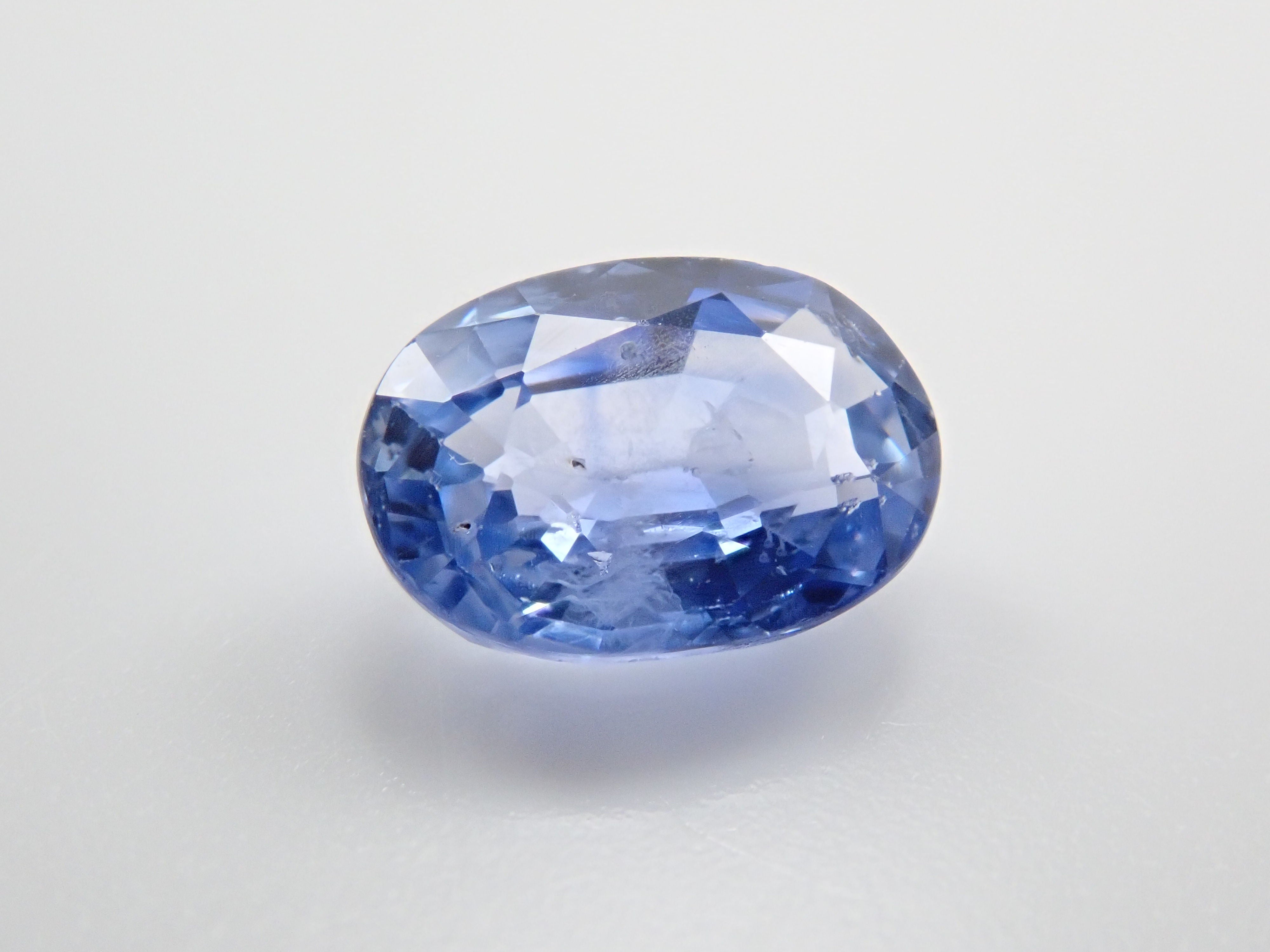 Sapphire (UV type) 0.699ct loose