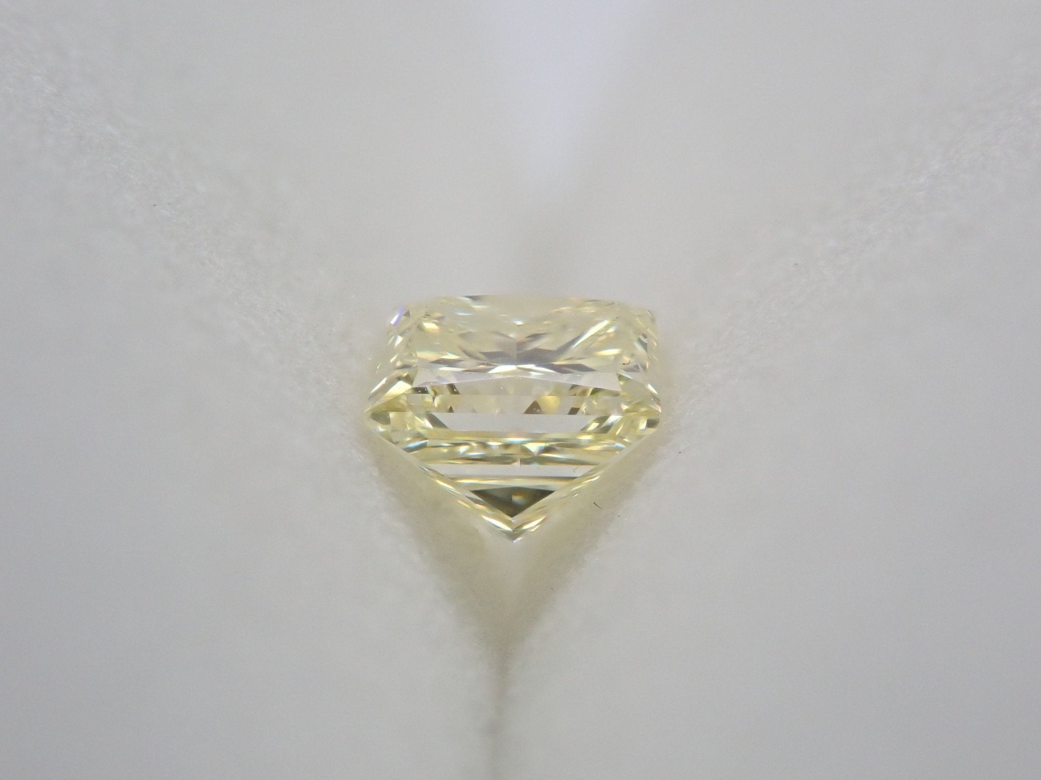 イエローダイヤモンド 0.434ct／0.443ctルース(LIGHT YELLOW / VERY LIGHT YELLOW, VVS2 / VVS2) - KARATZ STORE｜カラッツSTORE