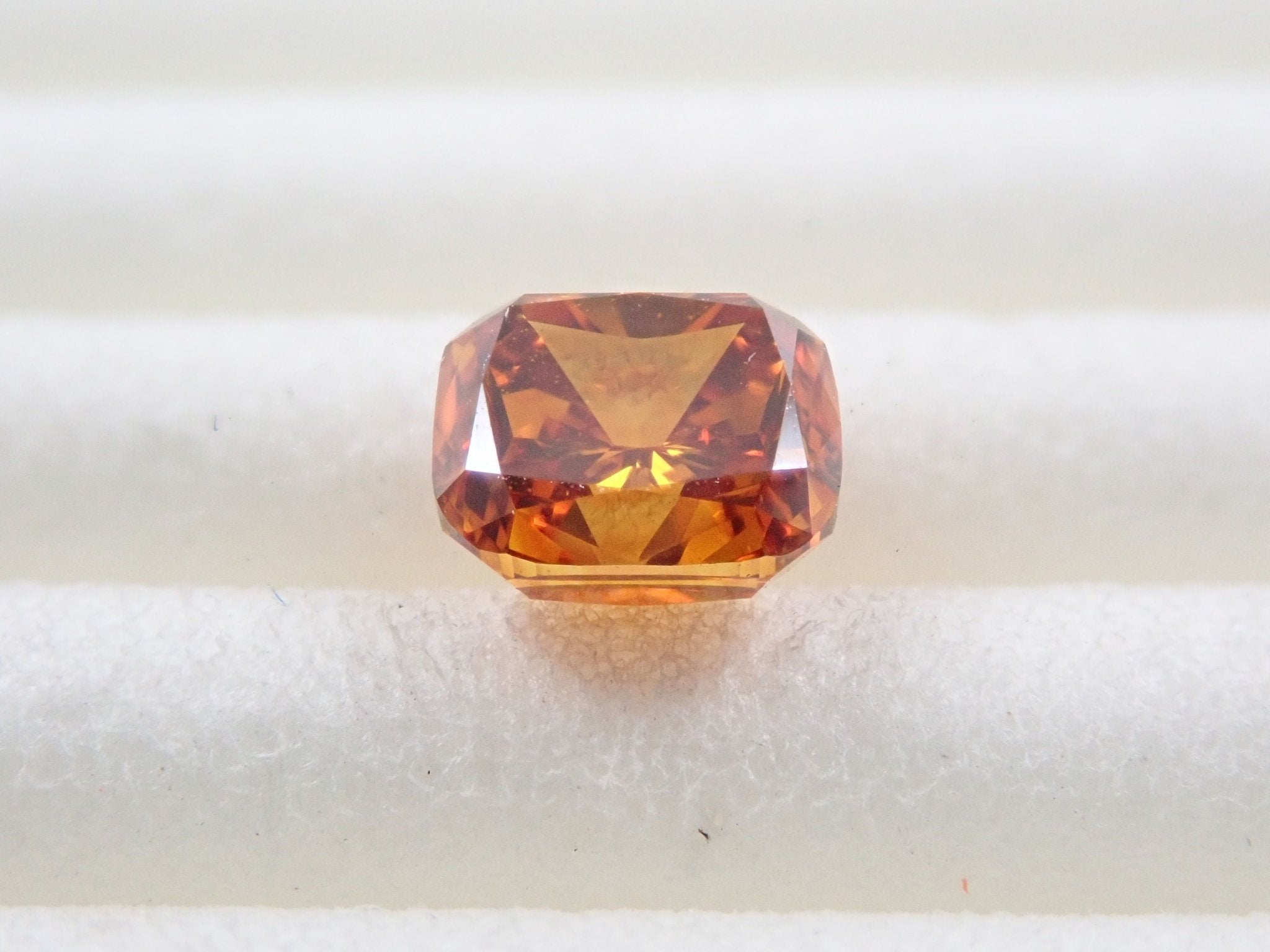 オレンジダイヤモンド 0.501ctルース(FANCY DEEP BROWNISH YELLOWISH ORANGE, SI2) - KARATZ STORE｜カラッツSTORE