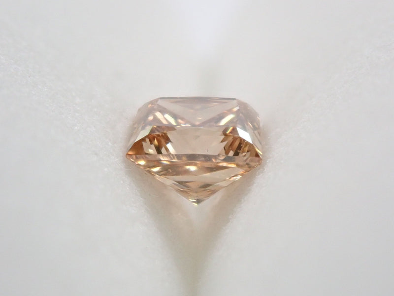 ファンシーブラウンダイヤモンド 0.739ctルース(FANCY LIGHT BROWN, SI1, プリンセスカット)